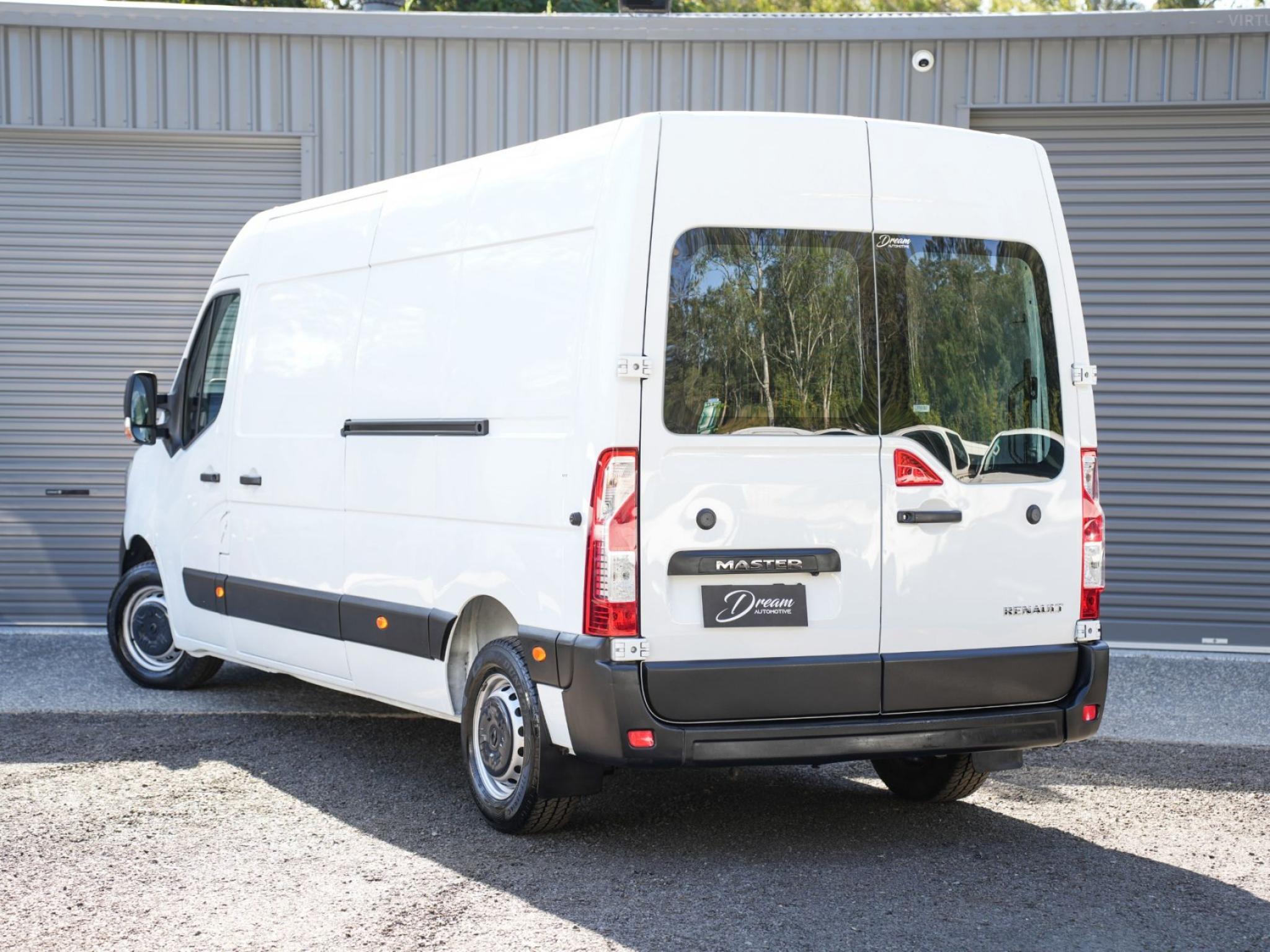 RENAULT Master