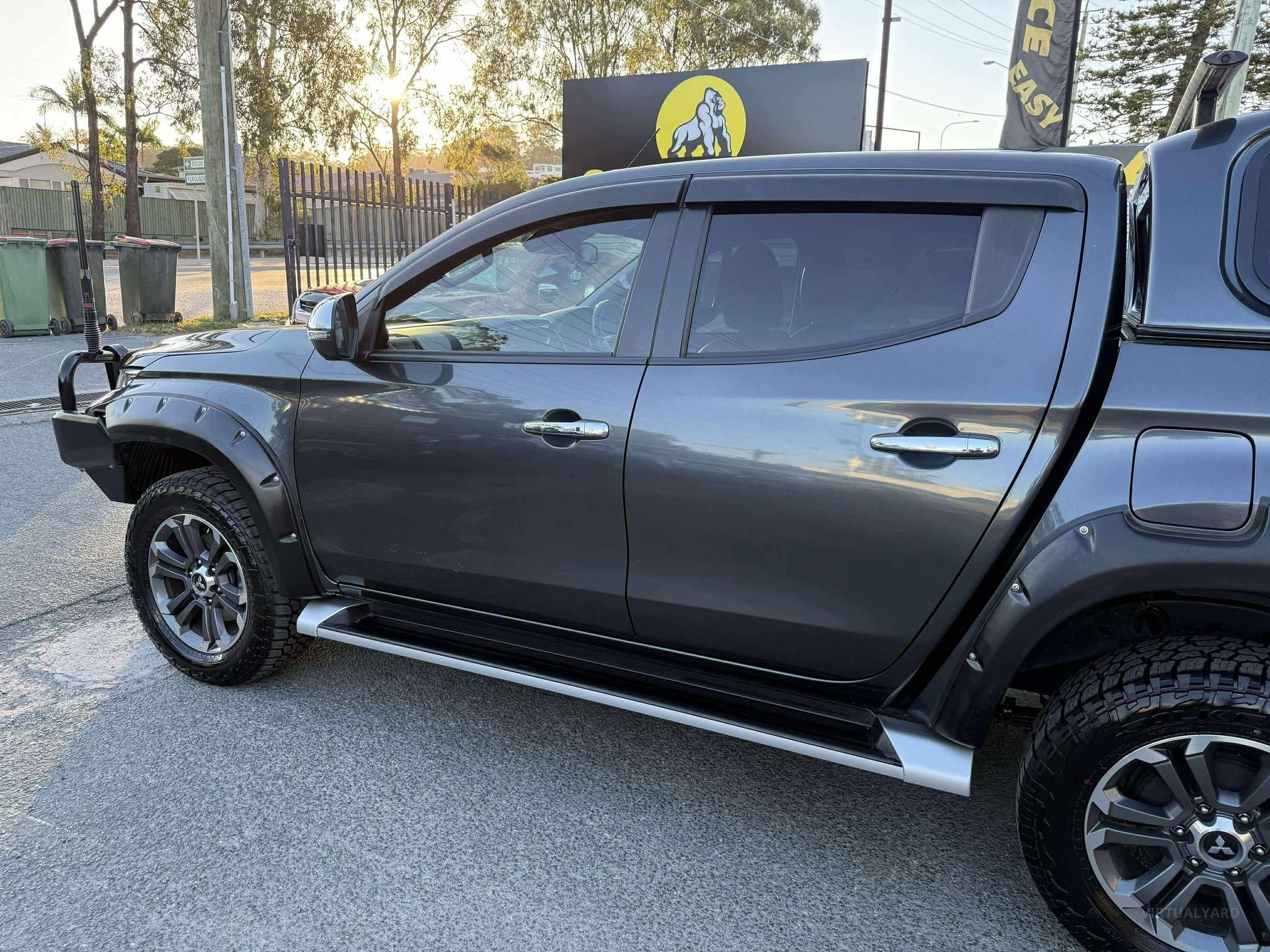 MITSUBISHI TRITON