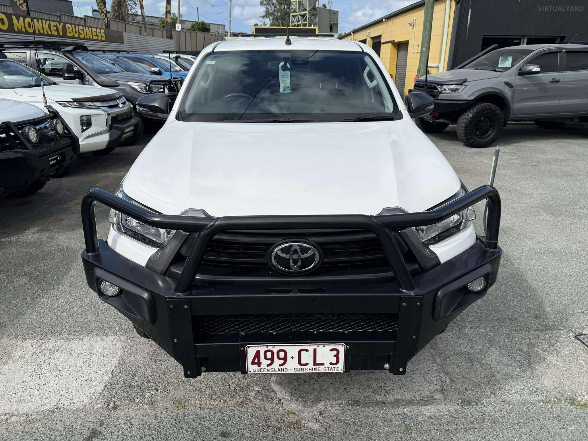 TOYOTA HILUX