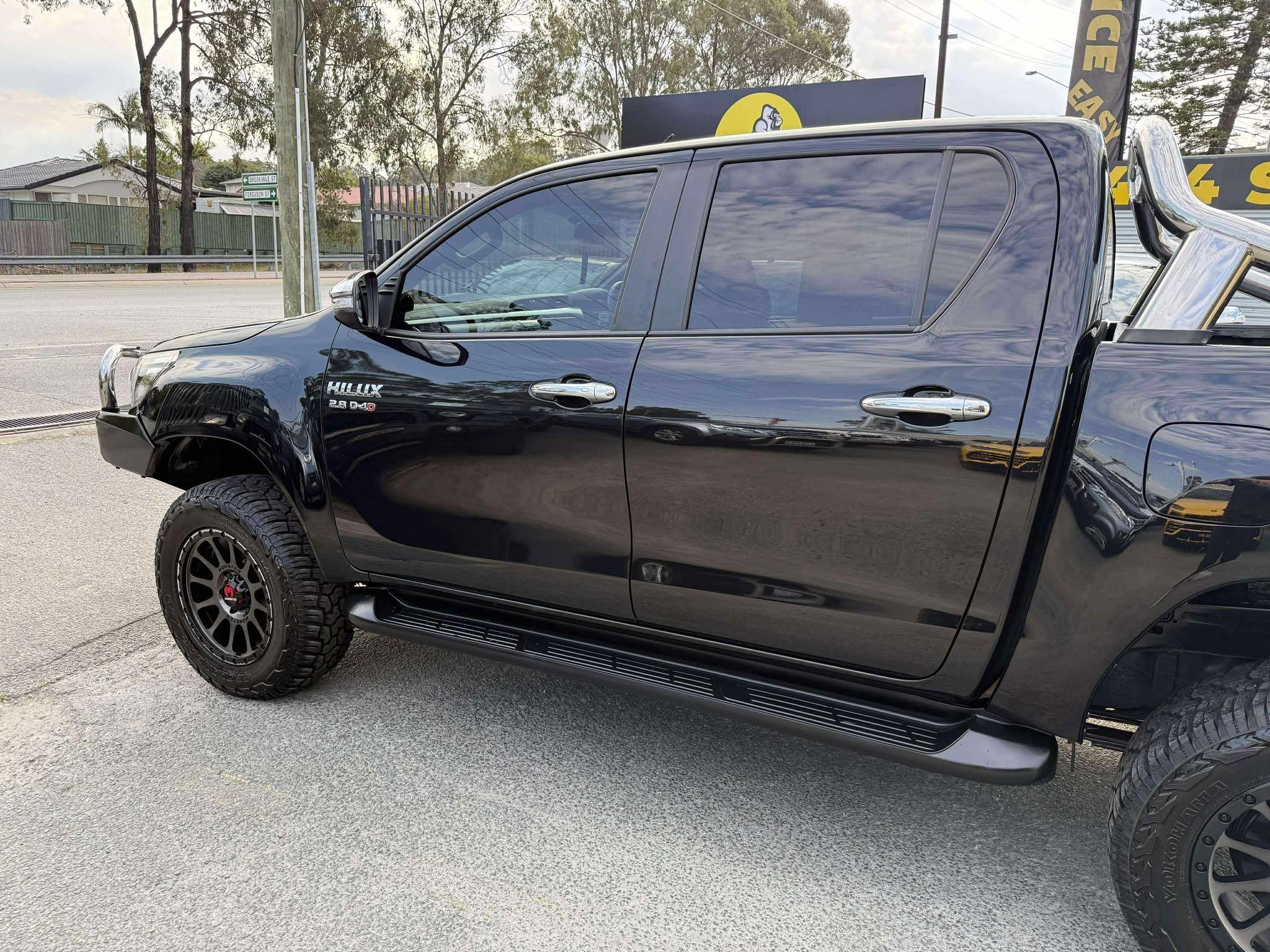 TOYOTA HILUX