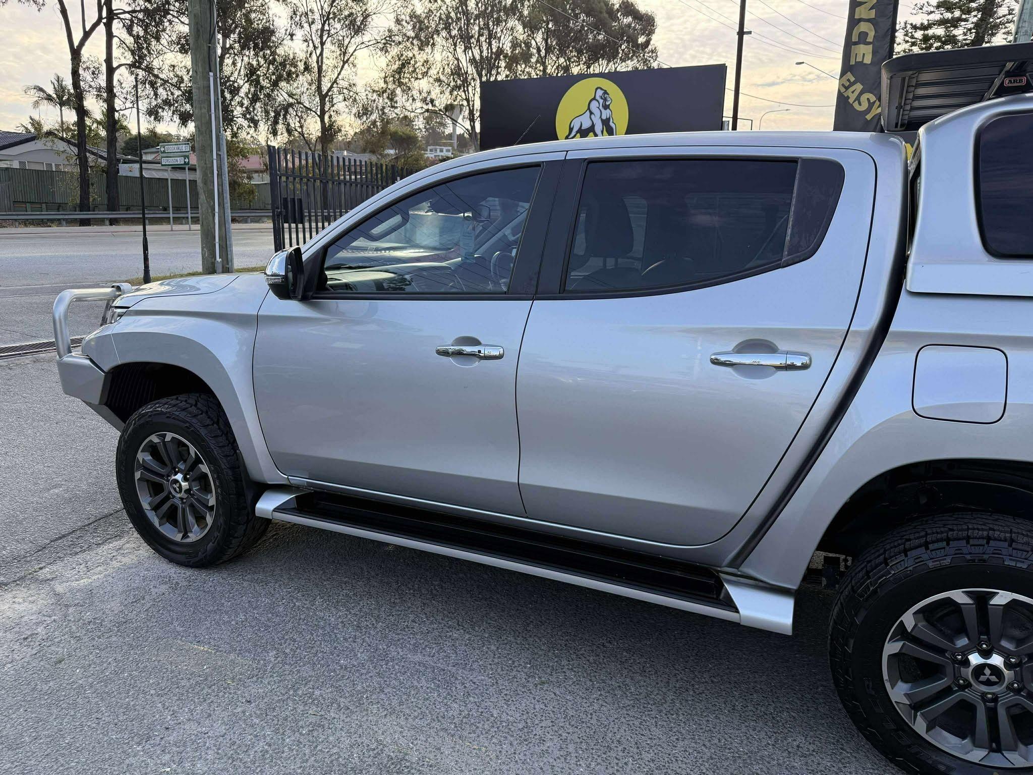 MITSUBISHI TRITON