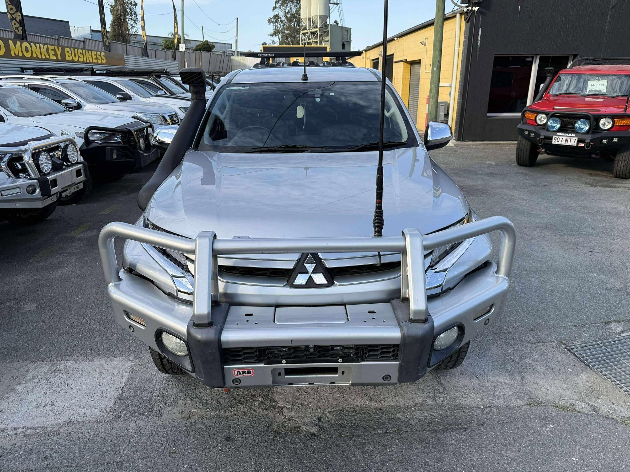 MITSUBISHI TRITON