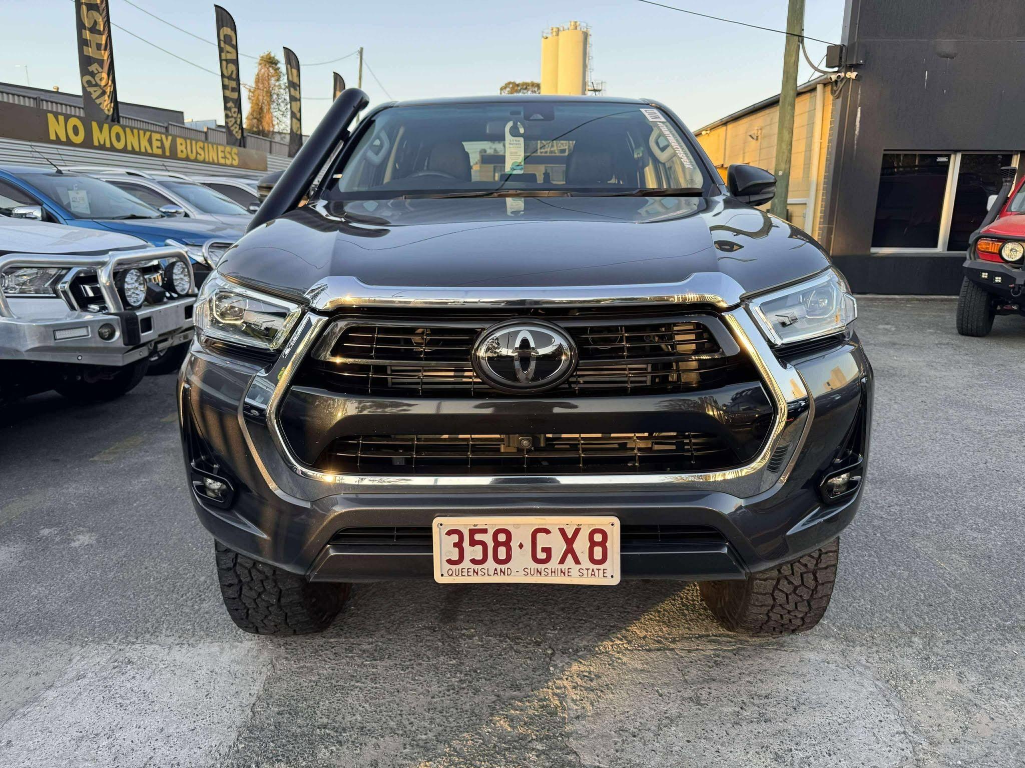 TOYOTA HILUX