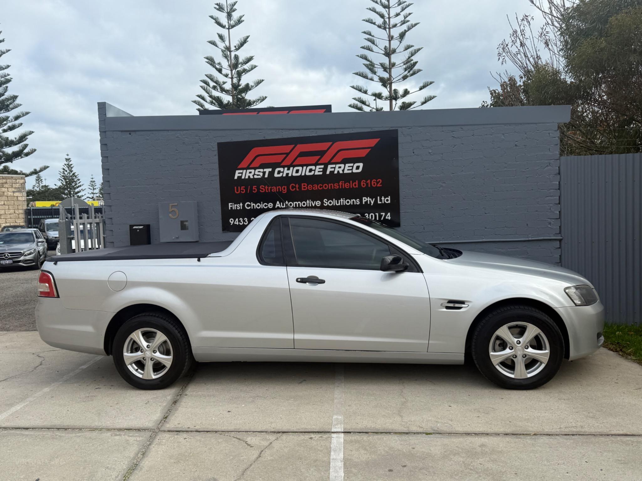 HOLDEN COMMODORE