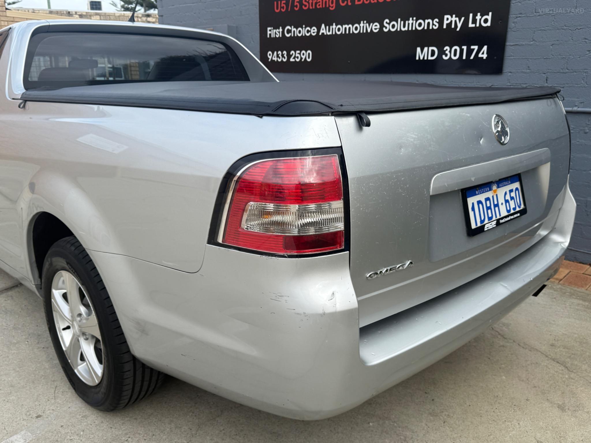 HOLDEN COMMODORE