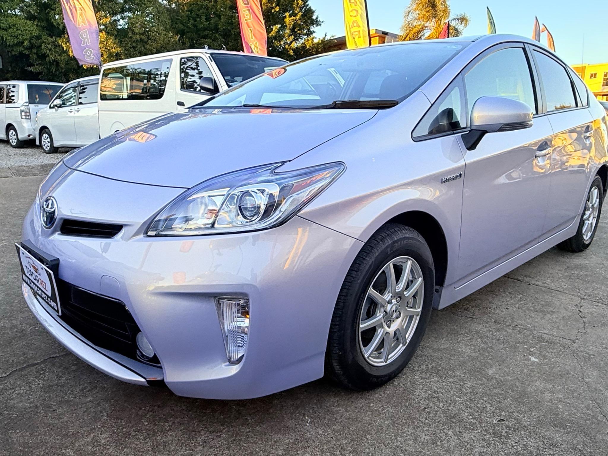 TOYOTA PRIUS