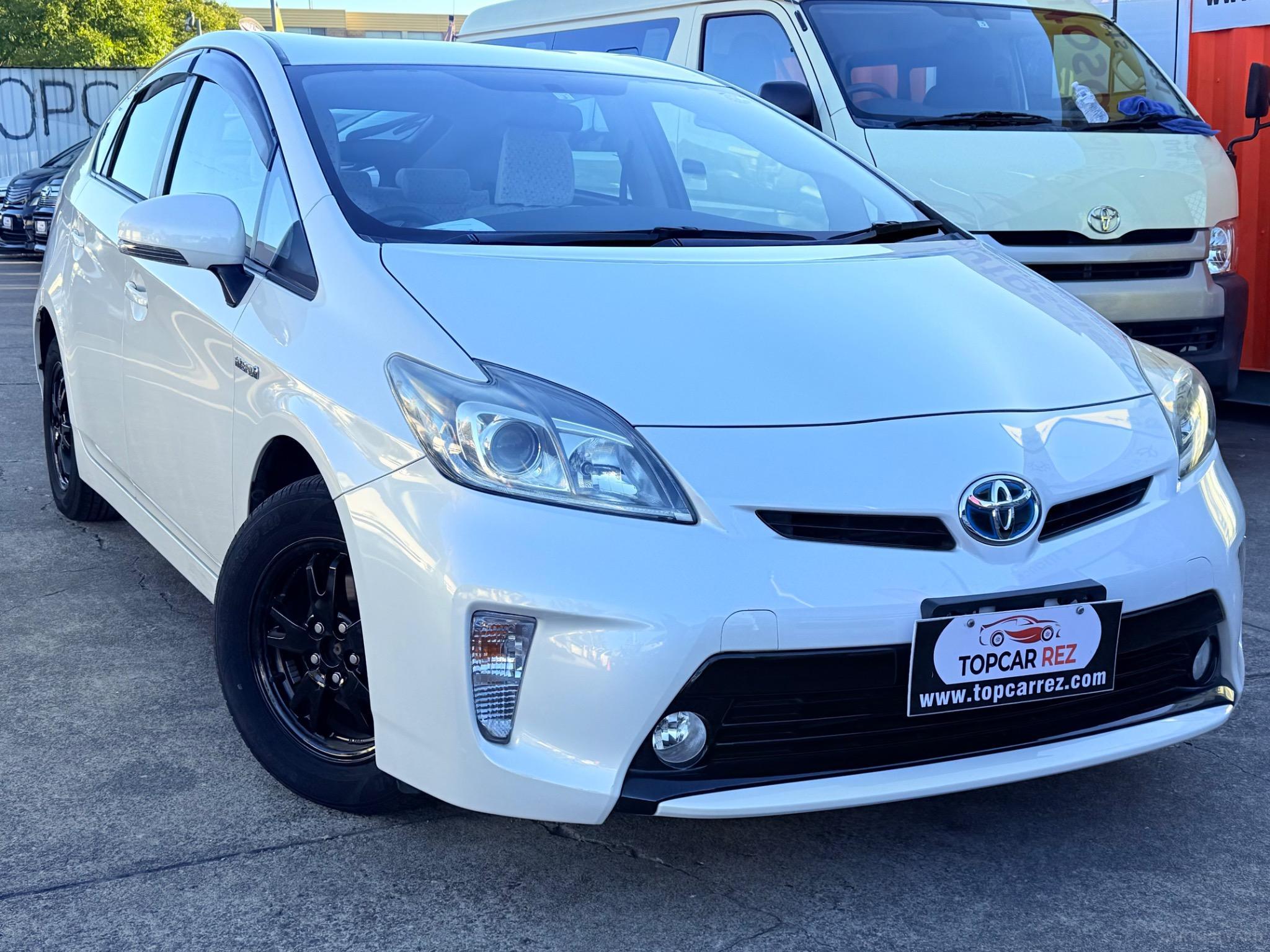 TOYOTA PRIUS