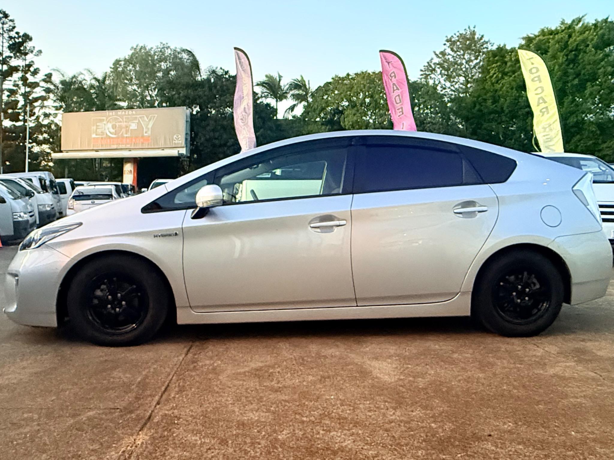 TOYOTA PRIUS