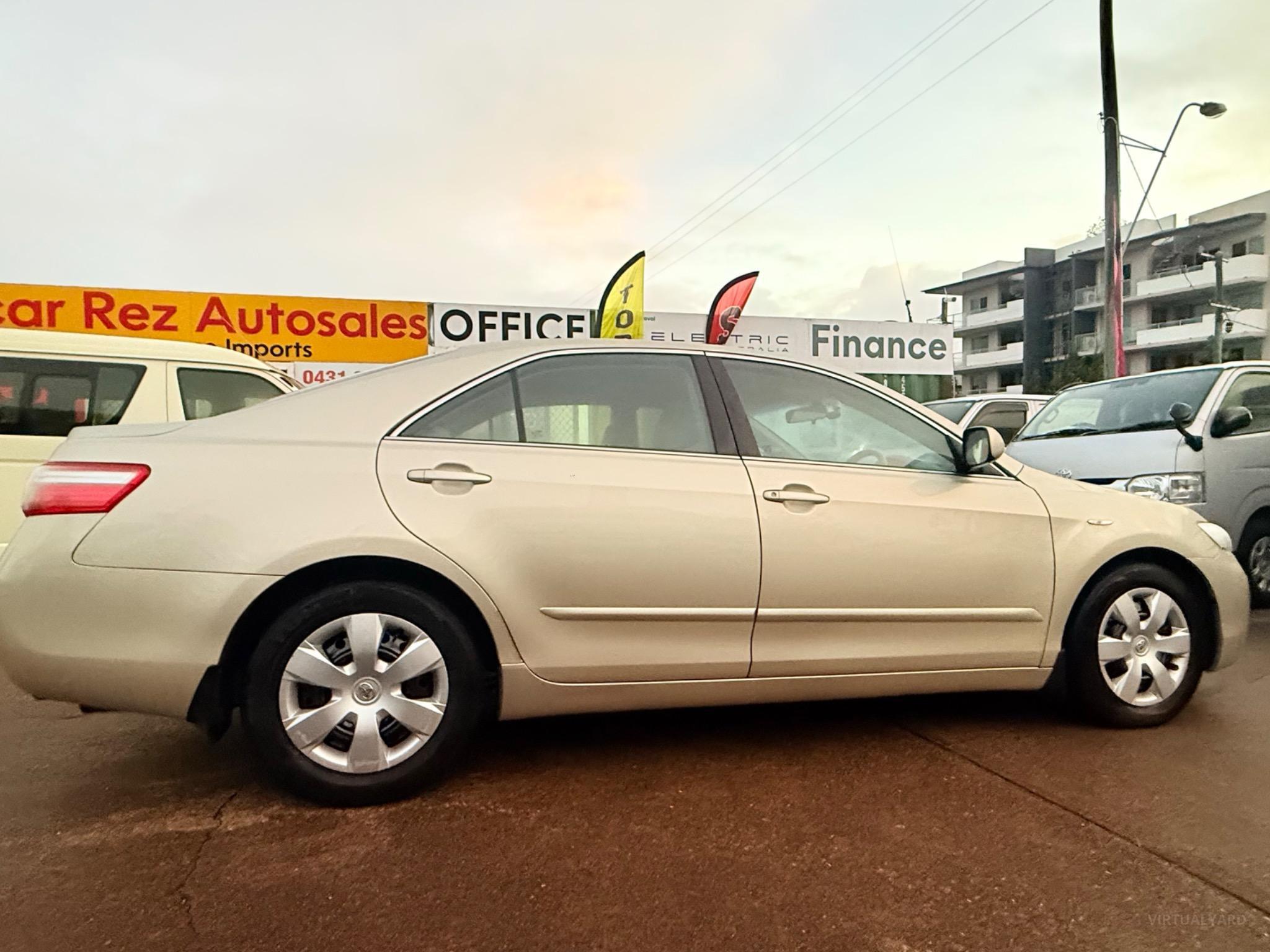 TOYOTA CAMRY