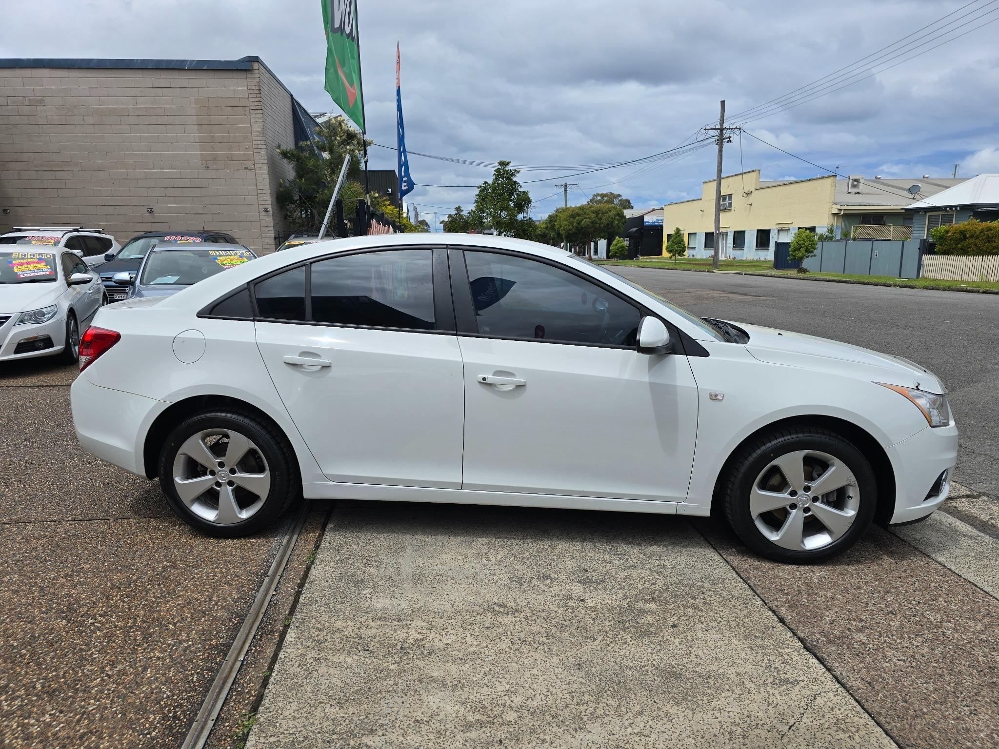 HOLDEN CRUZE