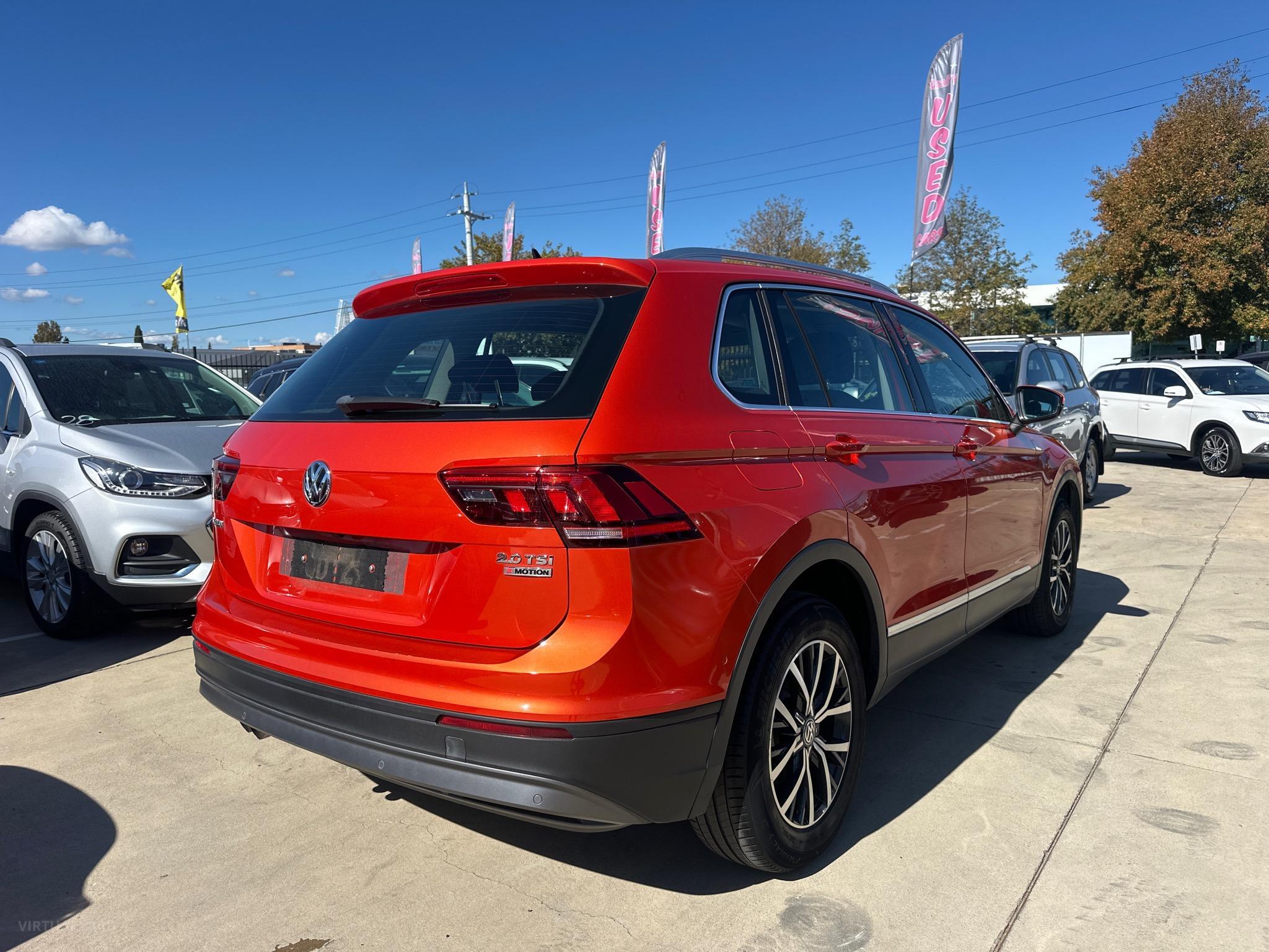 VOLKSWAGEN TIGUAN