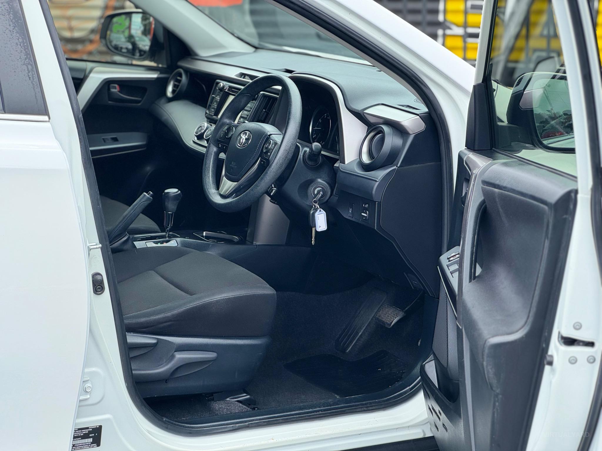 TOYOTA RAV4