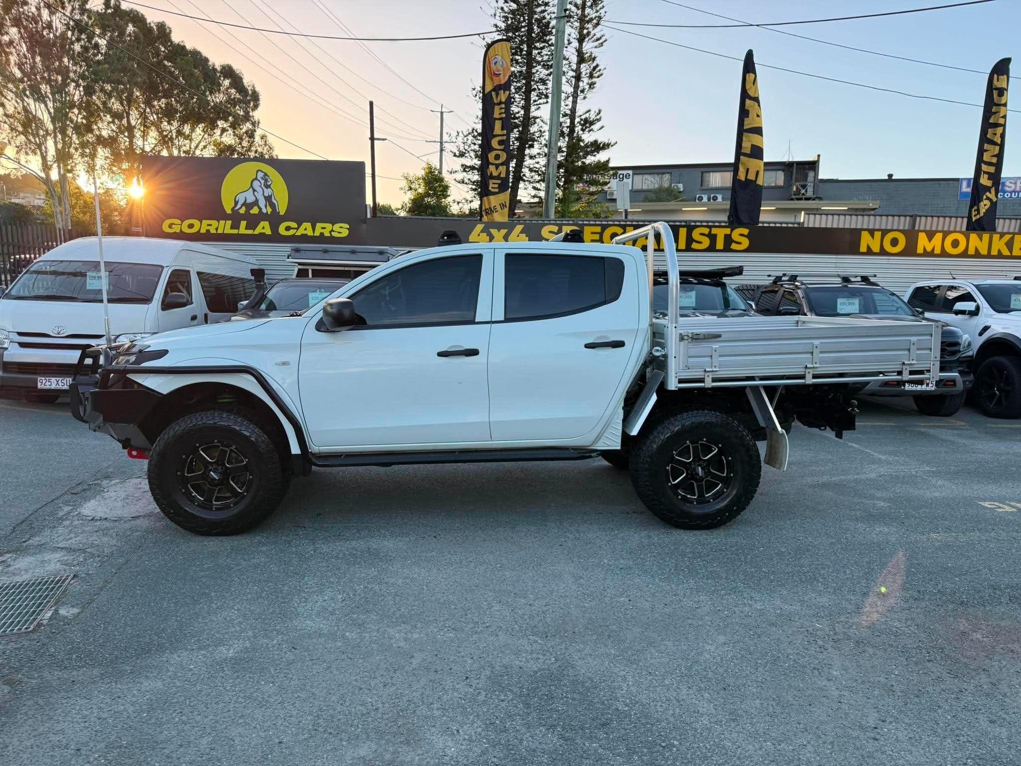 MITSUBISHI TRITON