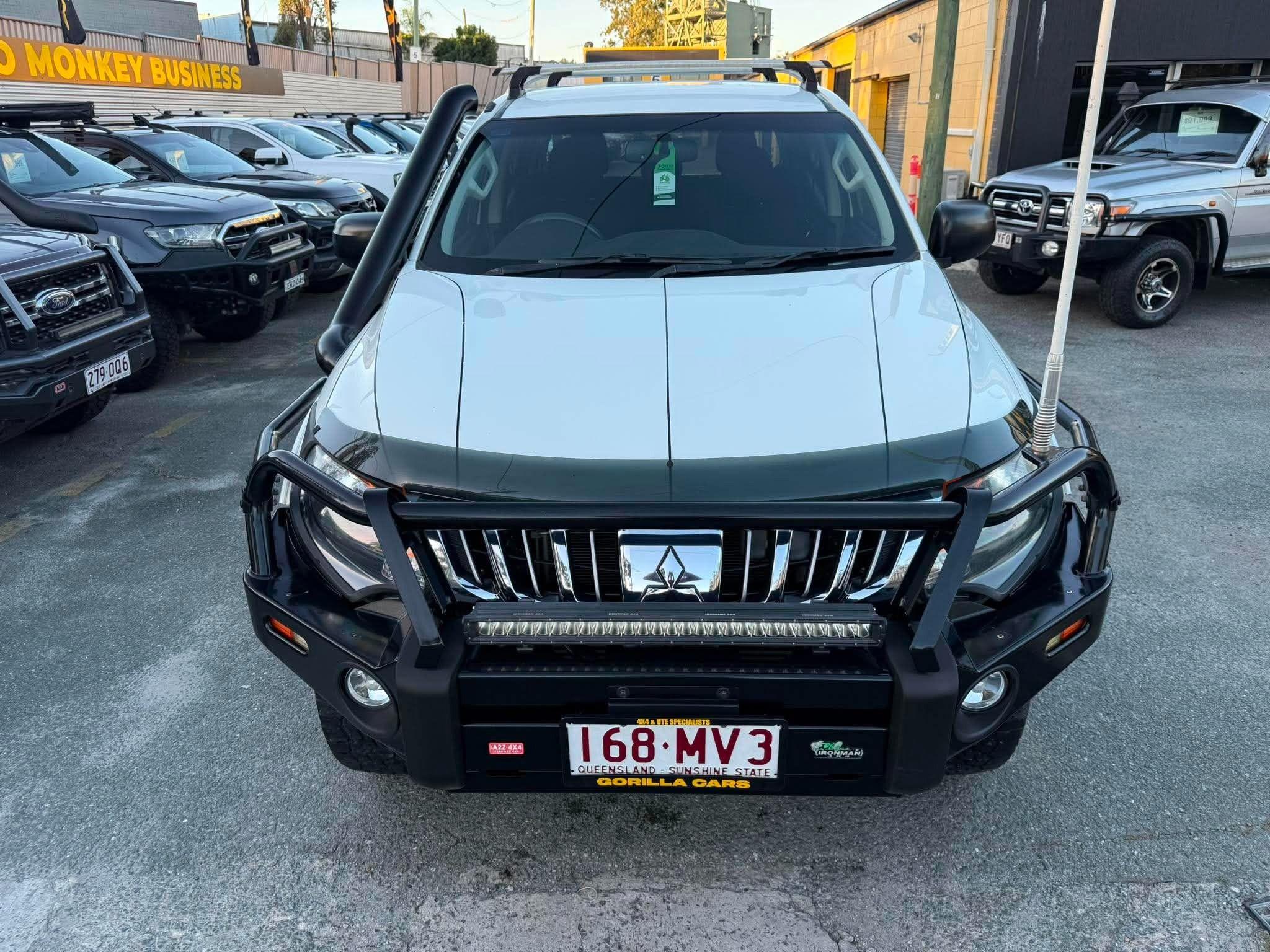 MITSUBISHI TRITON