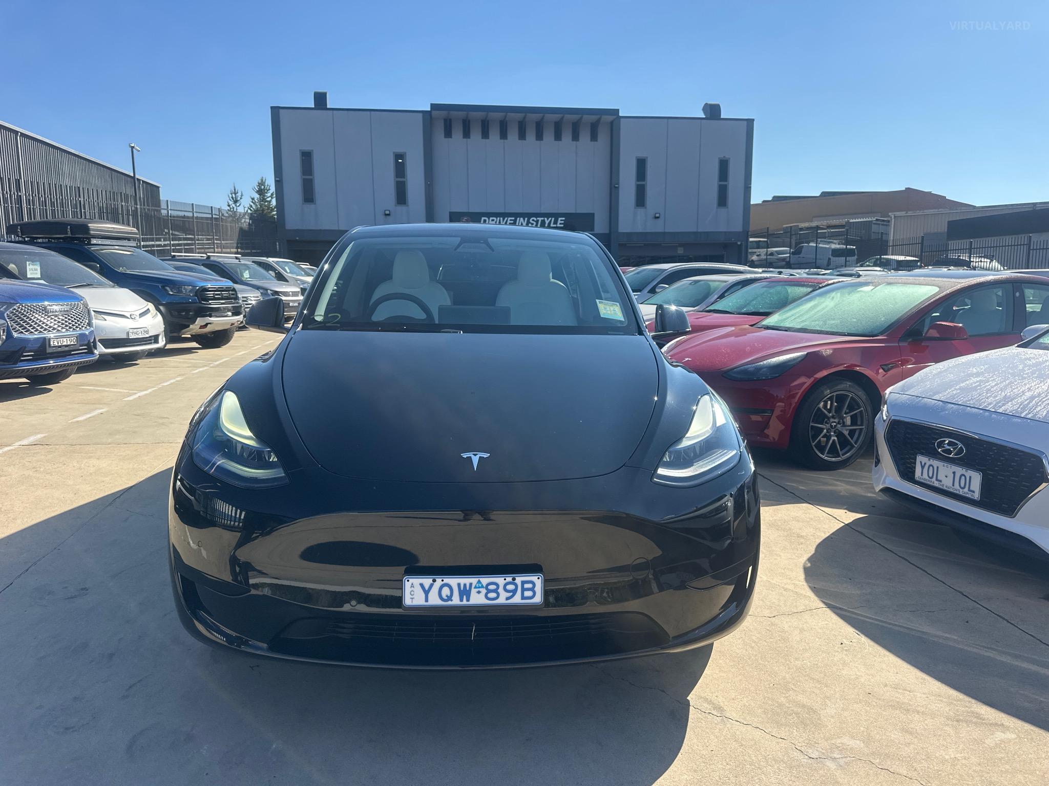 TESLA MODEL Y