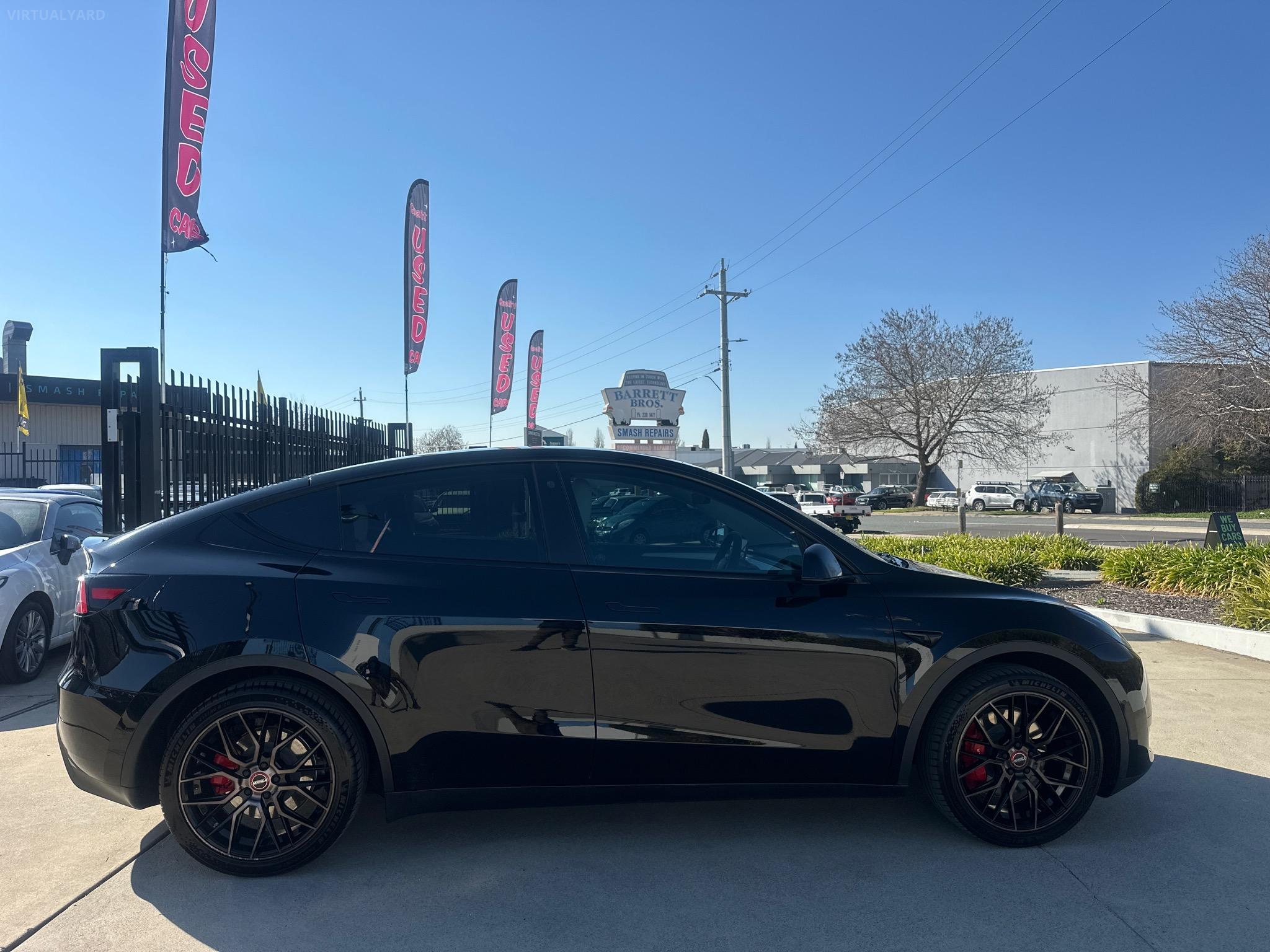 TESLA MODEL Y