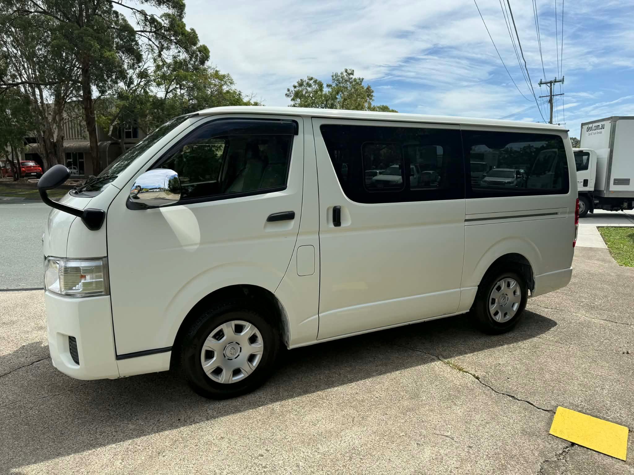 TOYOTA HIACE