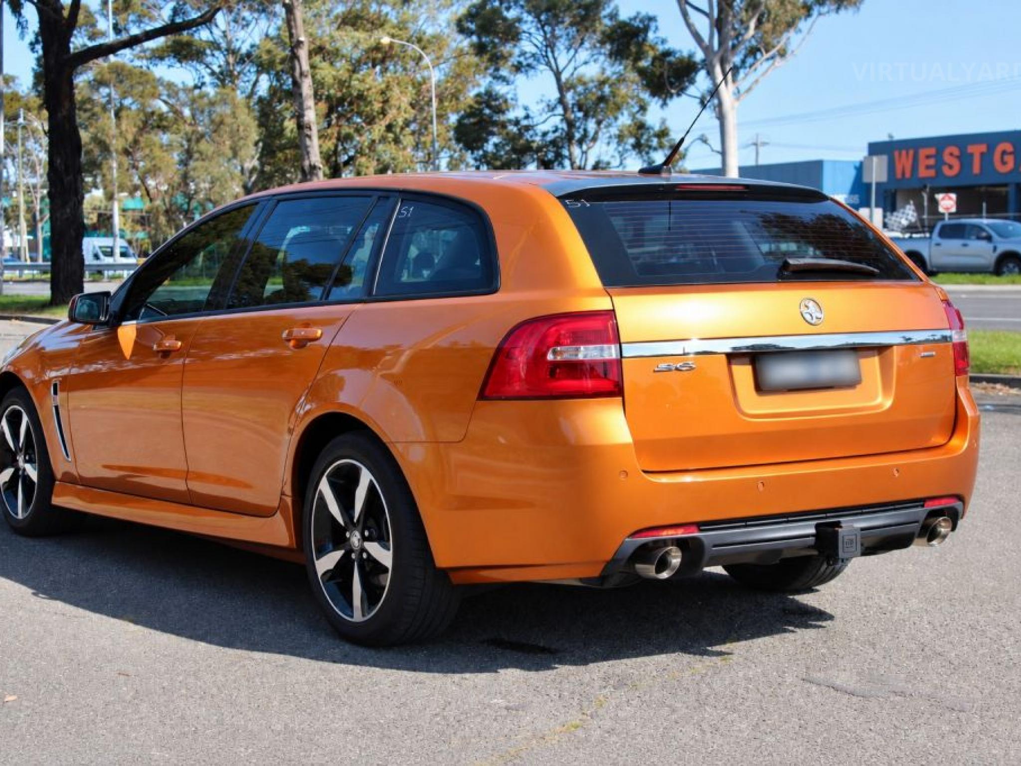HOLDEN COMMODORE