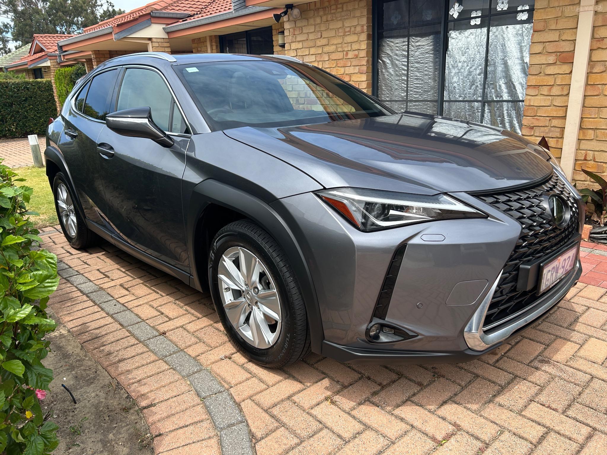 LEXUS UX200