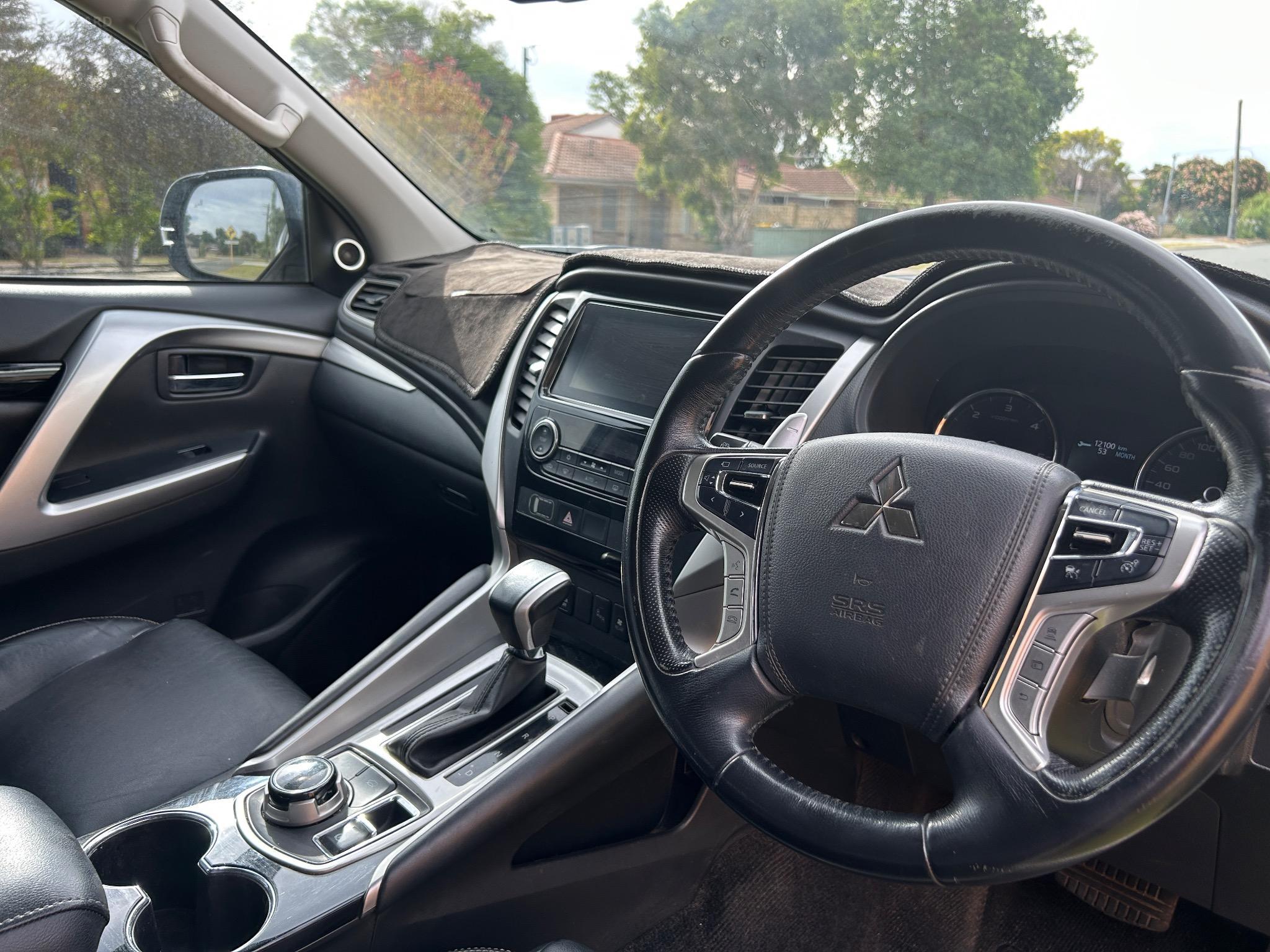 MITSUBISHI PAJERO SPORT