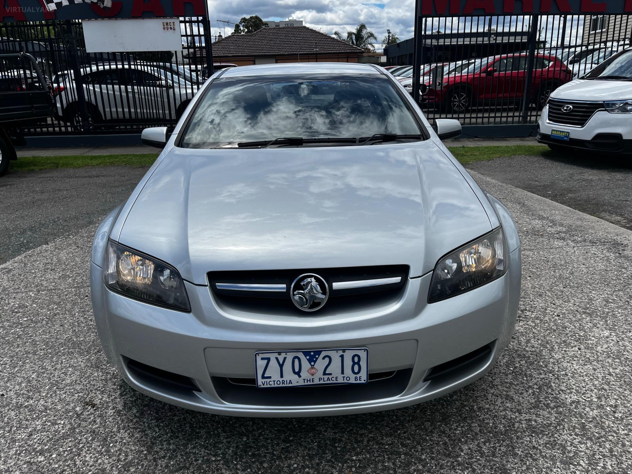 HOLDEN COMMODORE