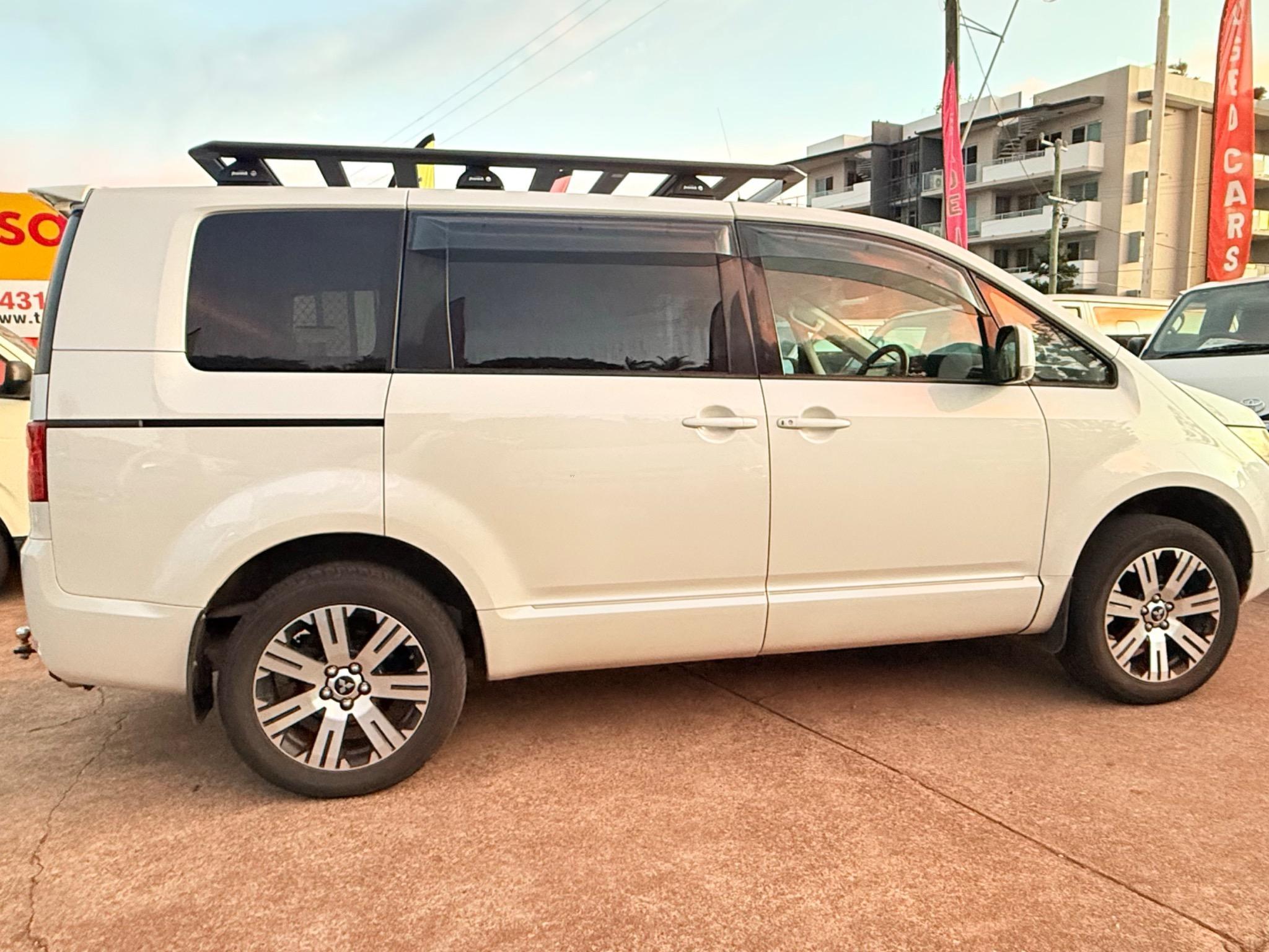 MITSUBISHI DELICA D5