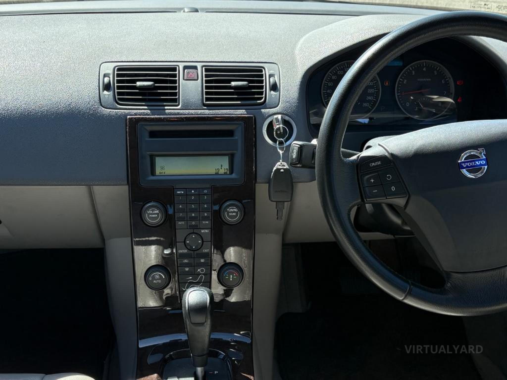 VOLVO S40