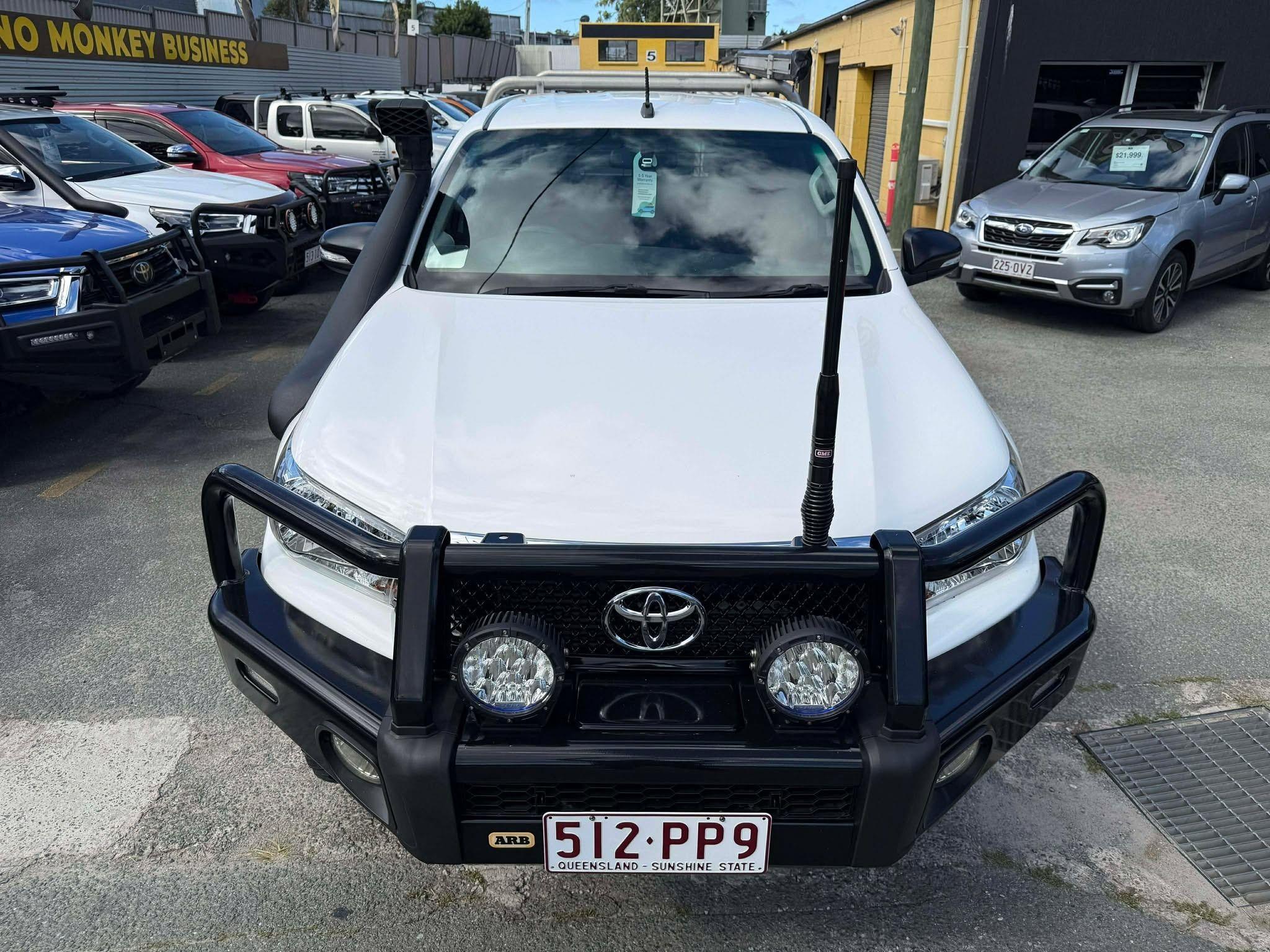 TOYOTA HILUX