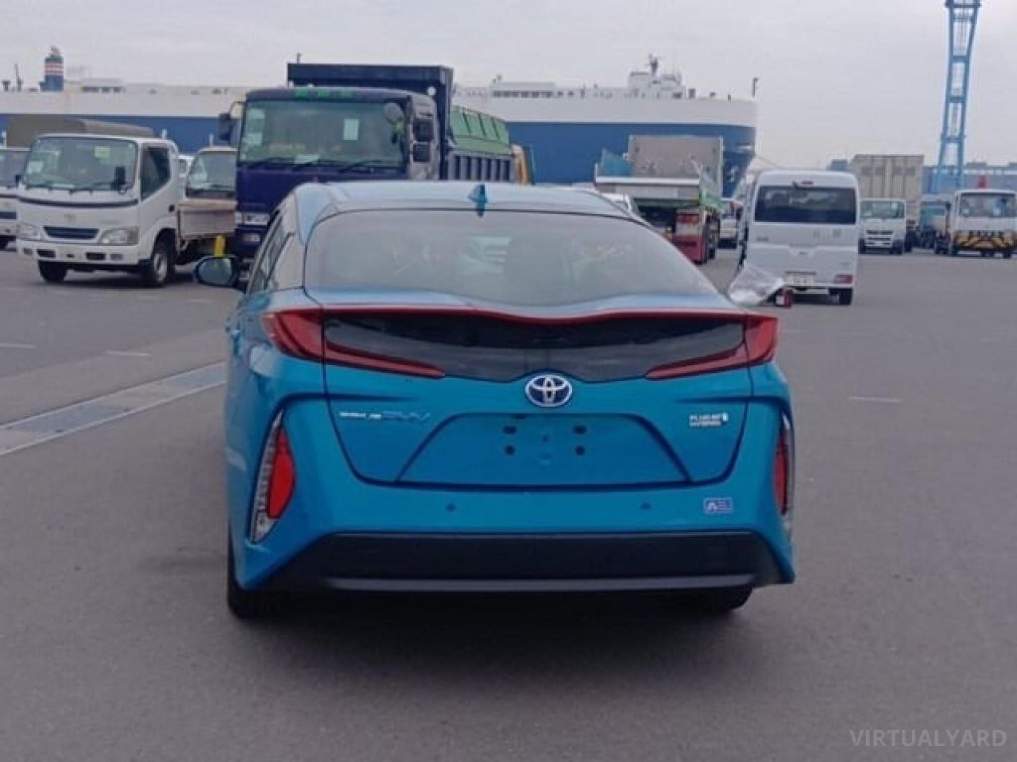 TOYOTA PRIUS