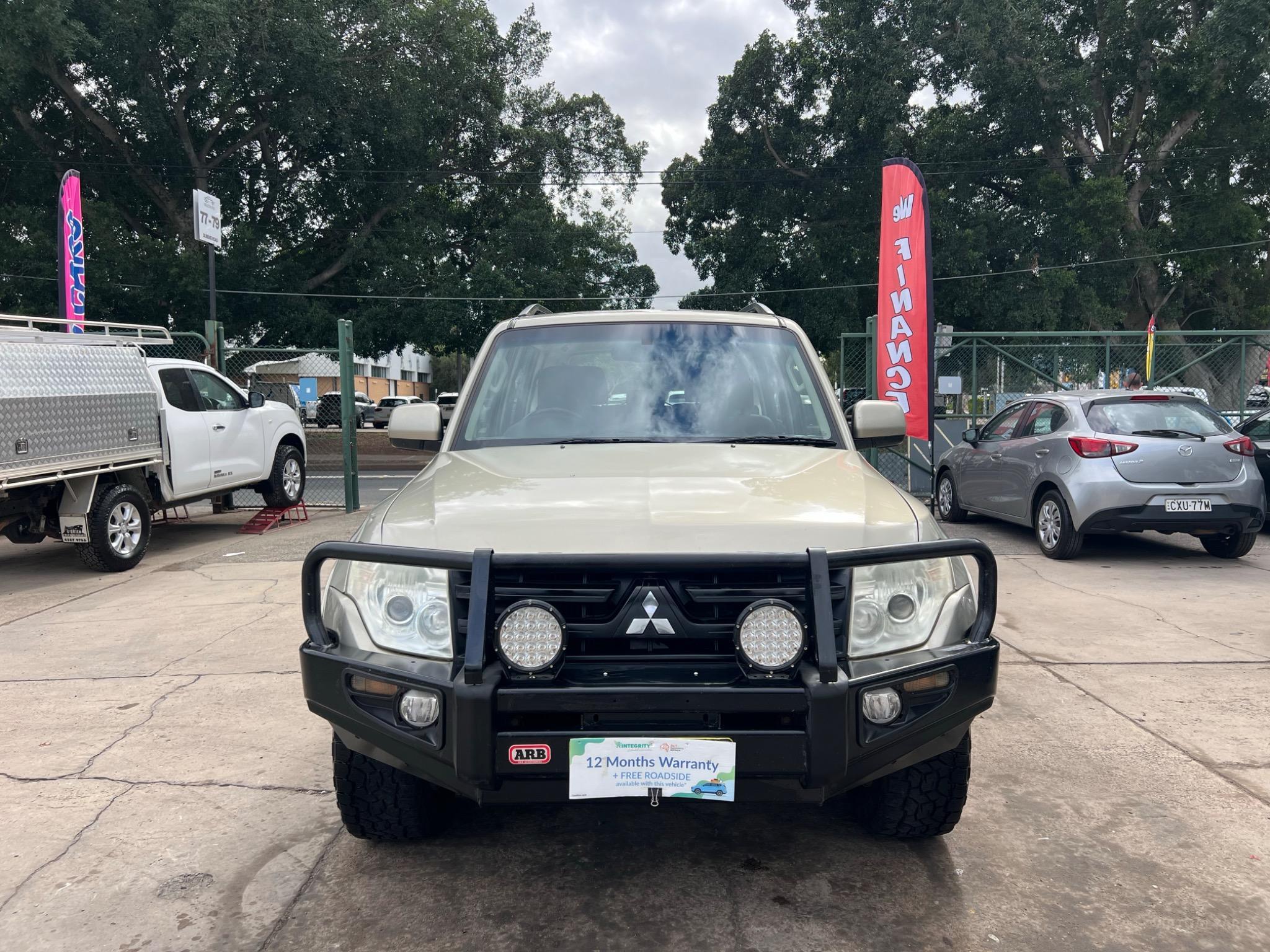 MITSUBISHI PAJERO