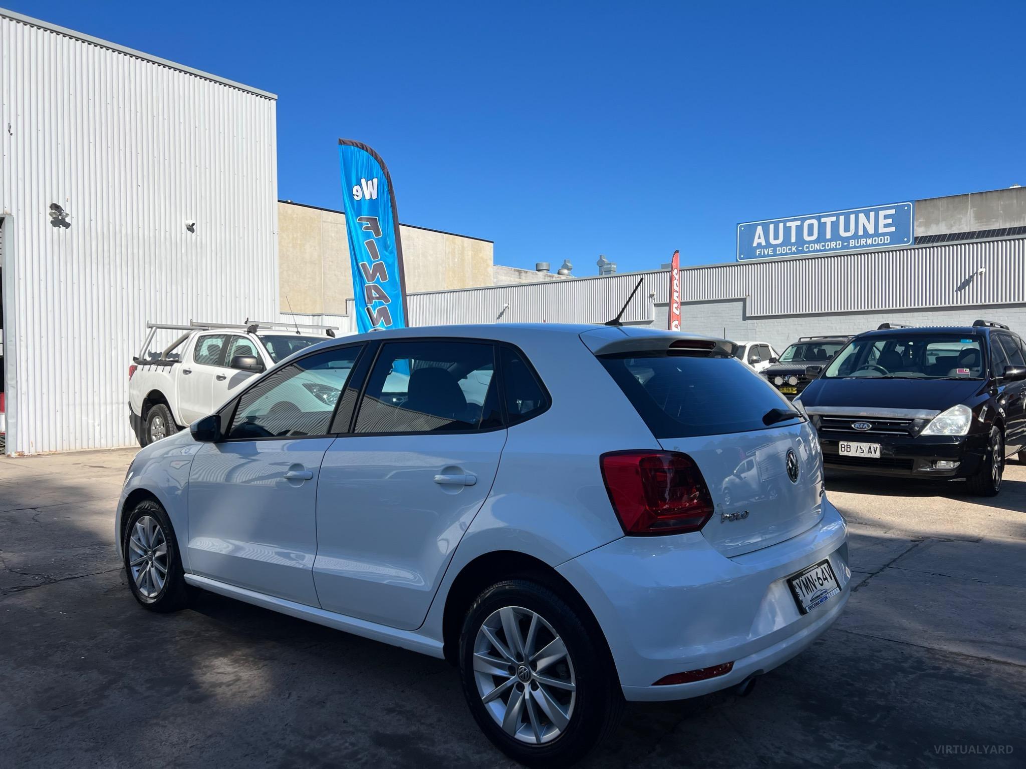 VOLKSWAGEN POLO