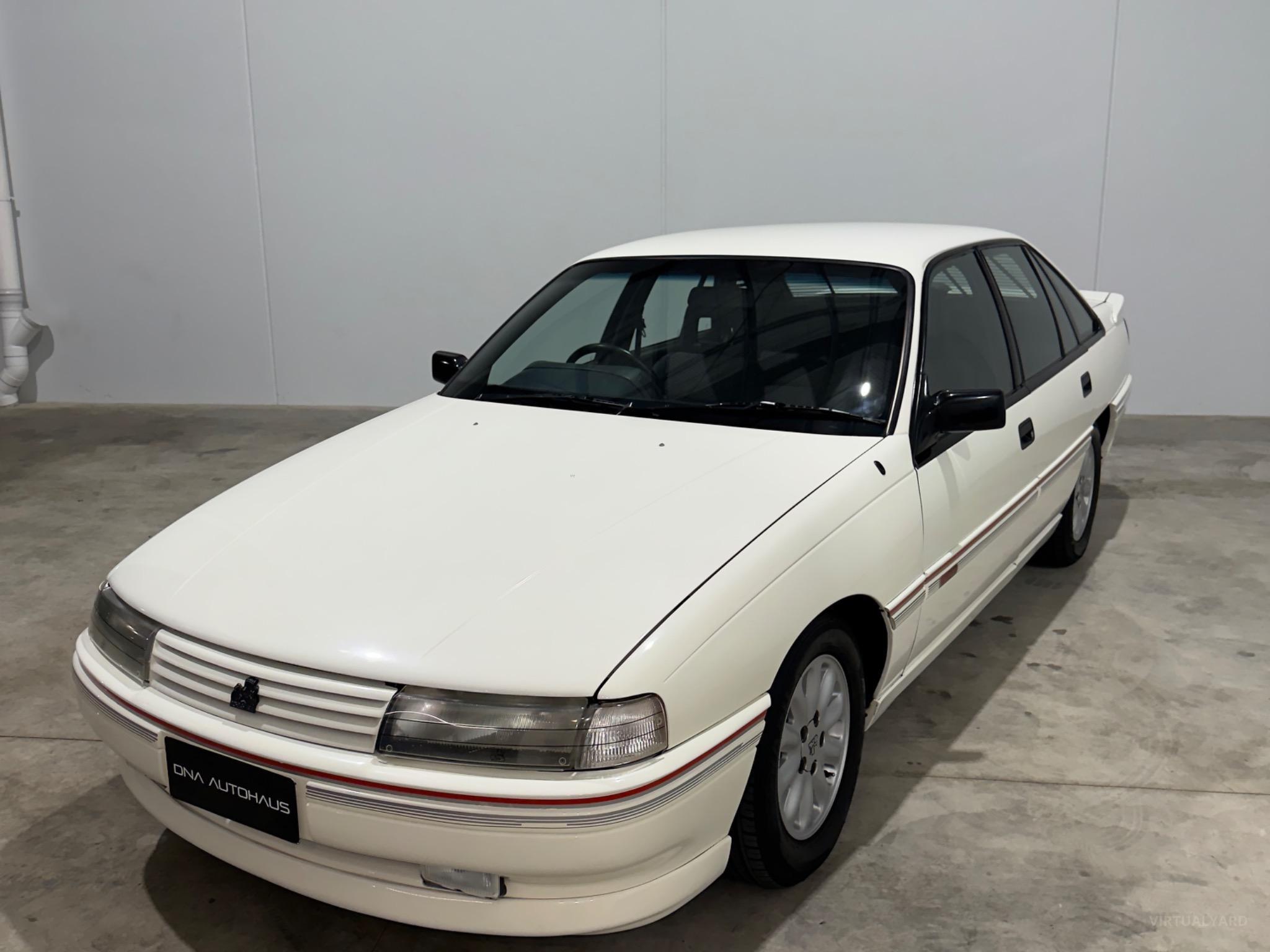 HOLDEN COMMODORE