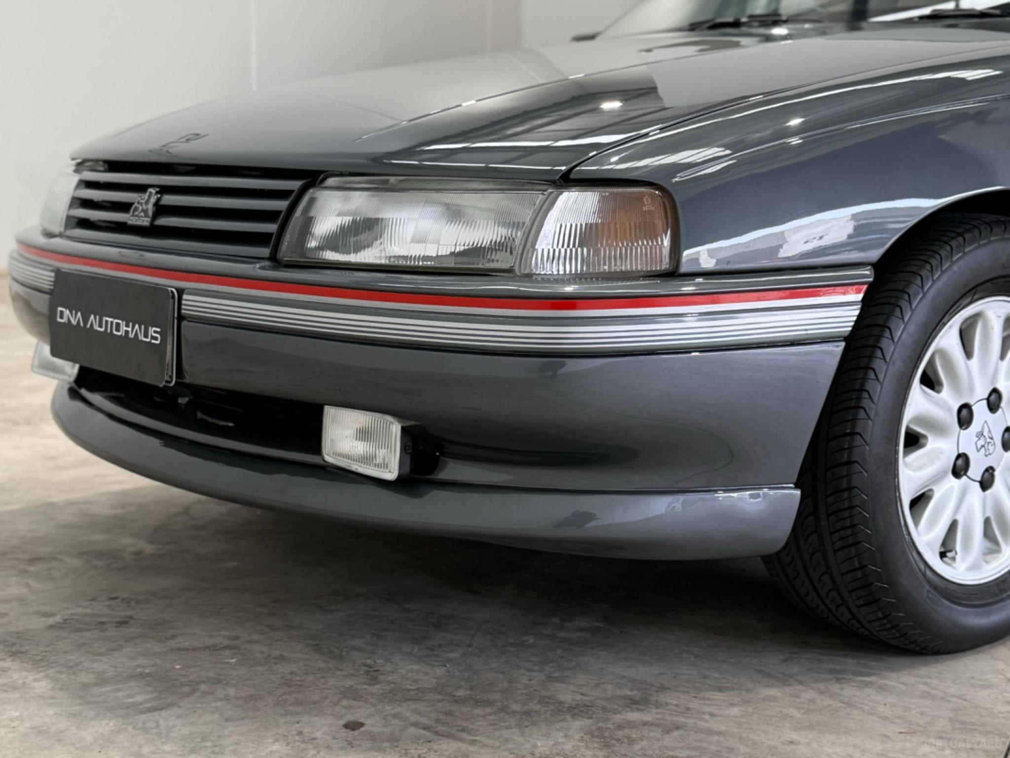HOLDEN COMMODORE