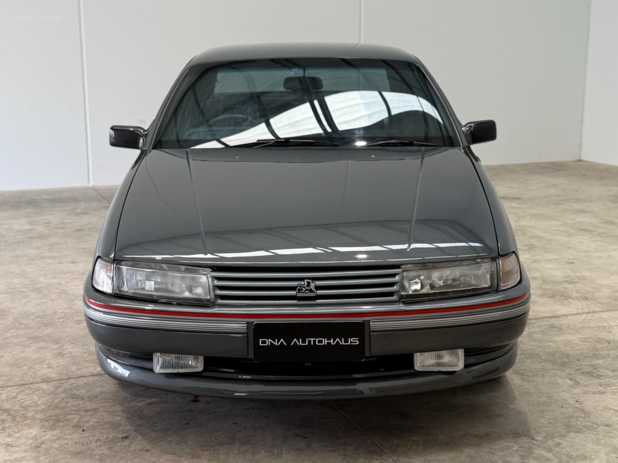 HOLDEN COMMODORE