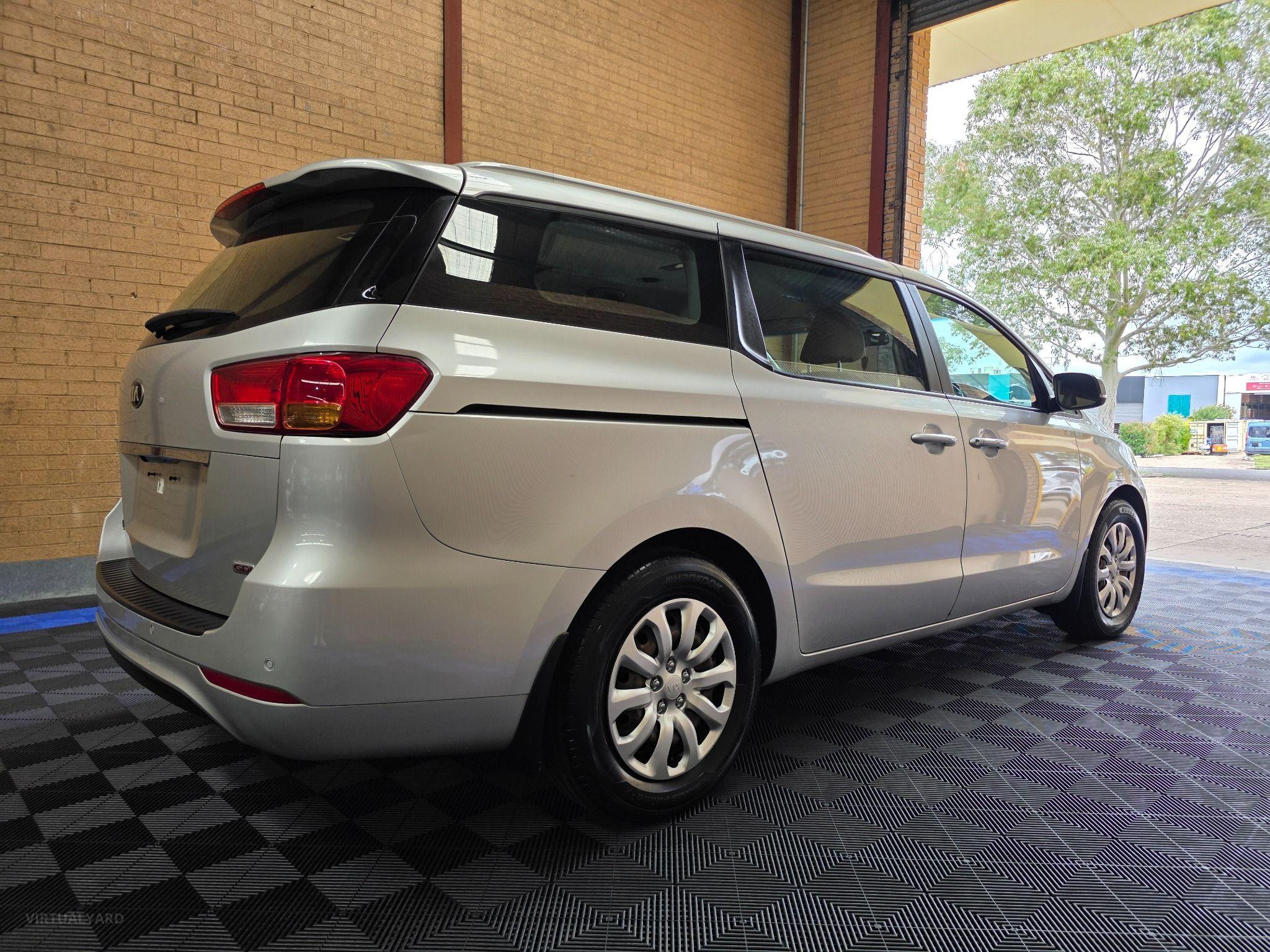 KIA CARNIVAL