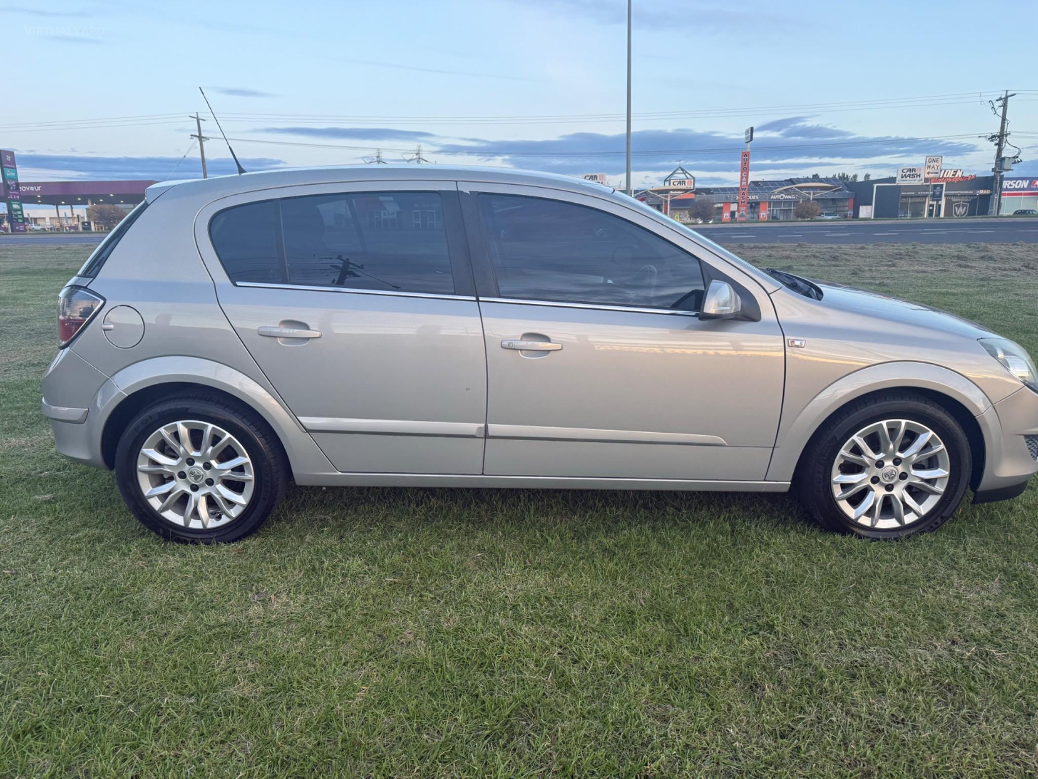 HOLDEN ASTRA