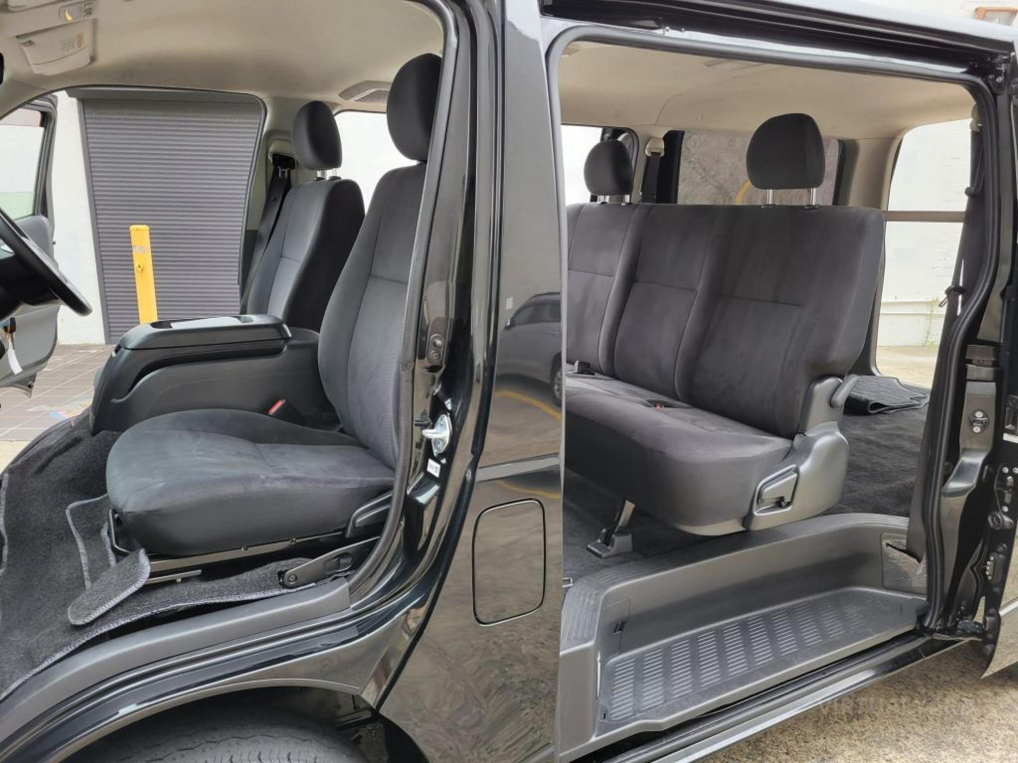 TOYOTA HIACE