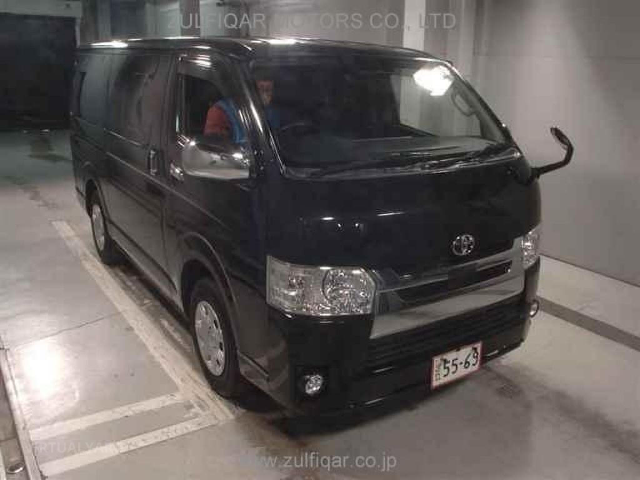 TOYOTA HIACE
