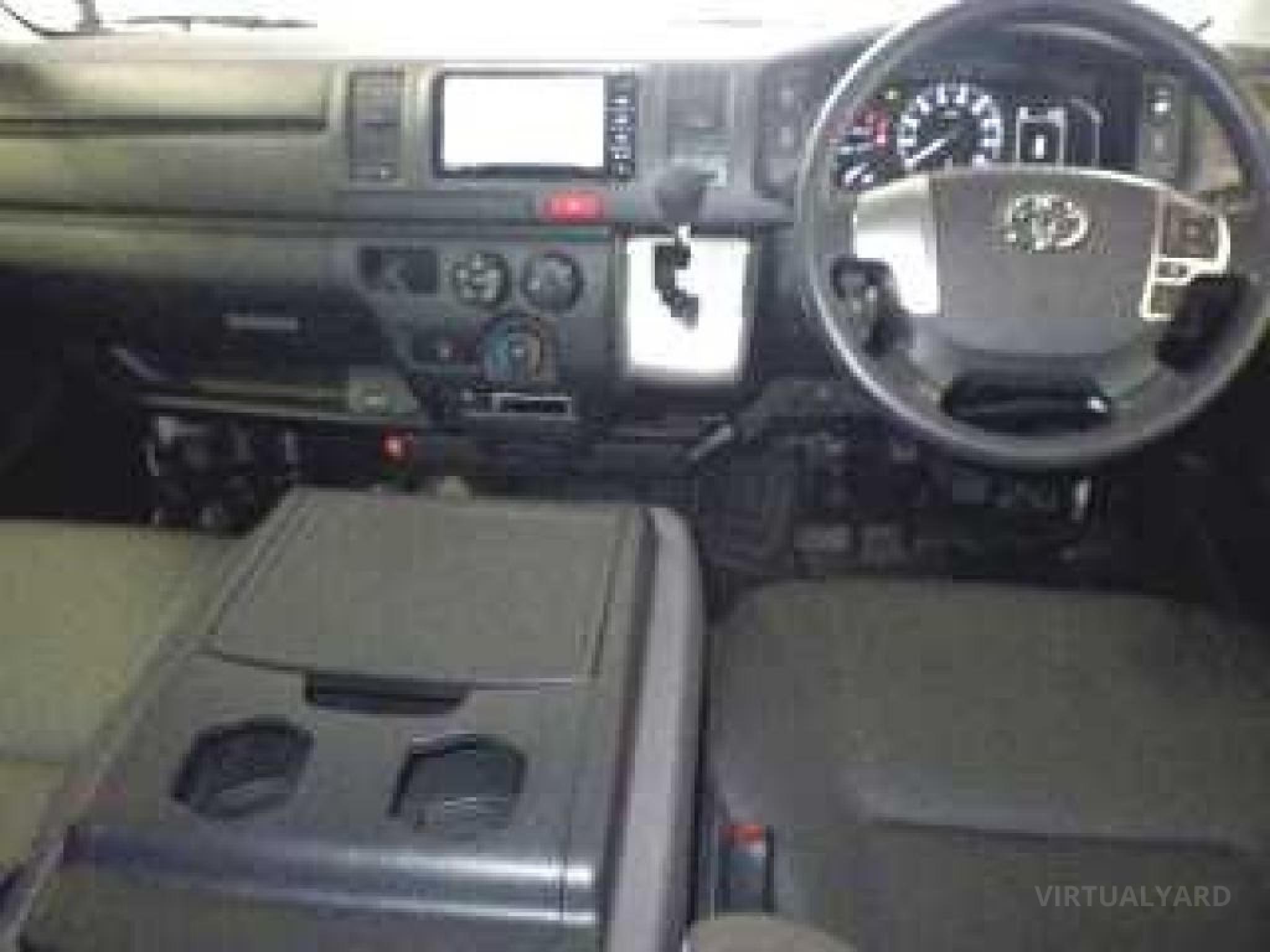 TOYOTA HIACE 4X4 DX GL GDH206