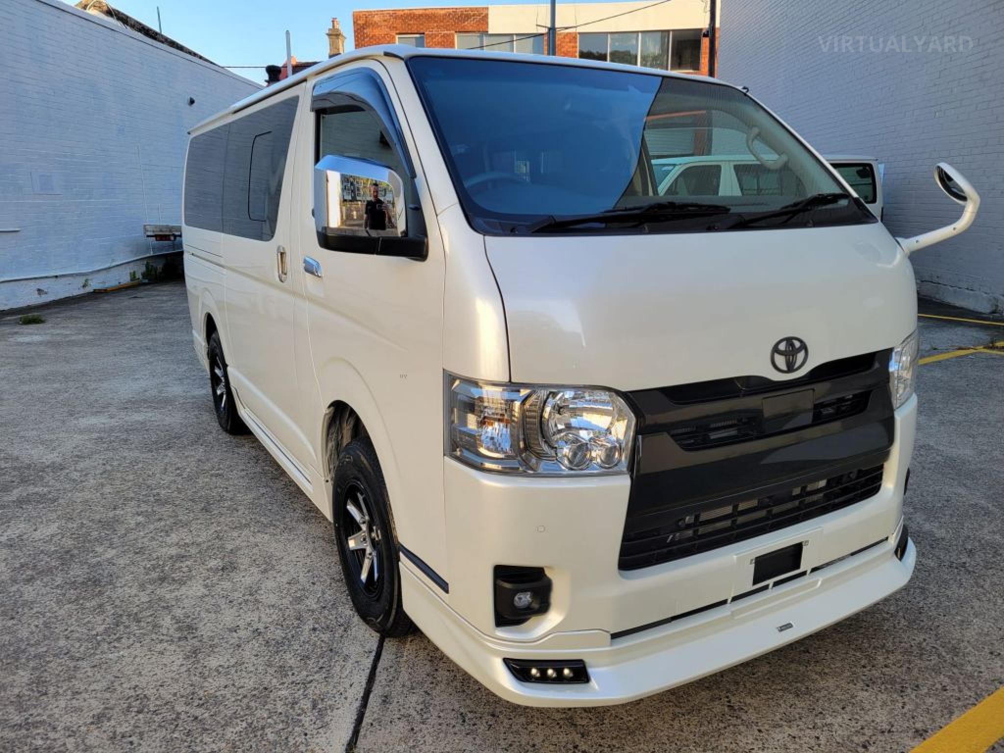 TOYOTA HIACE 4X4