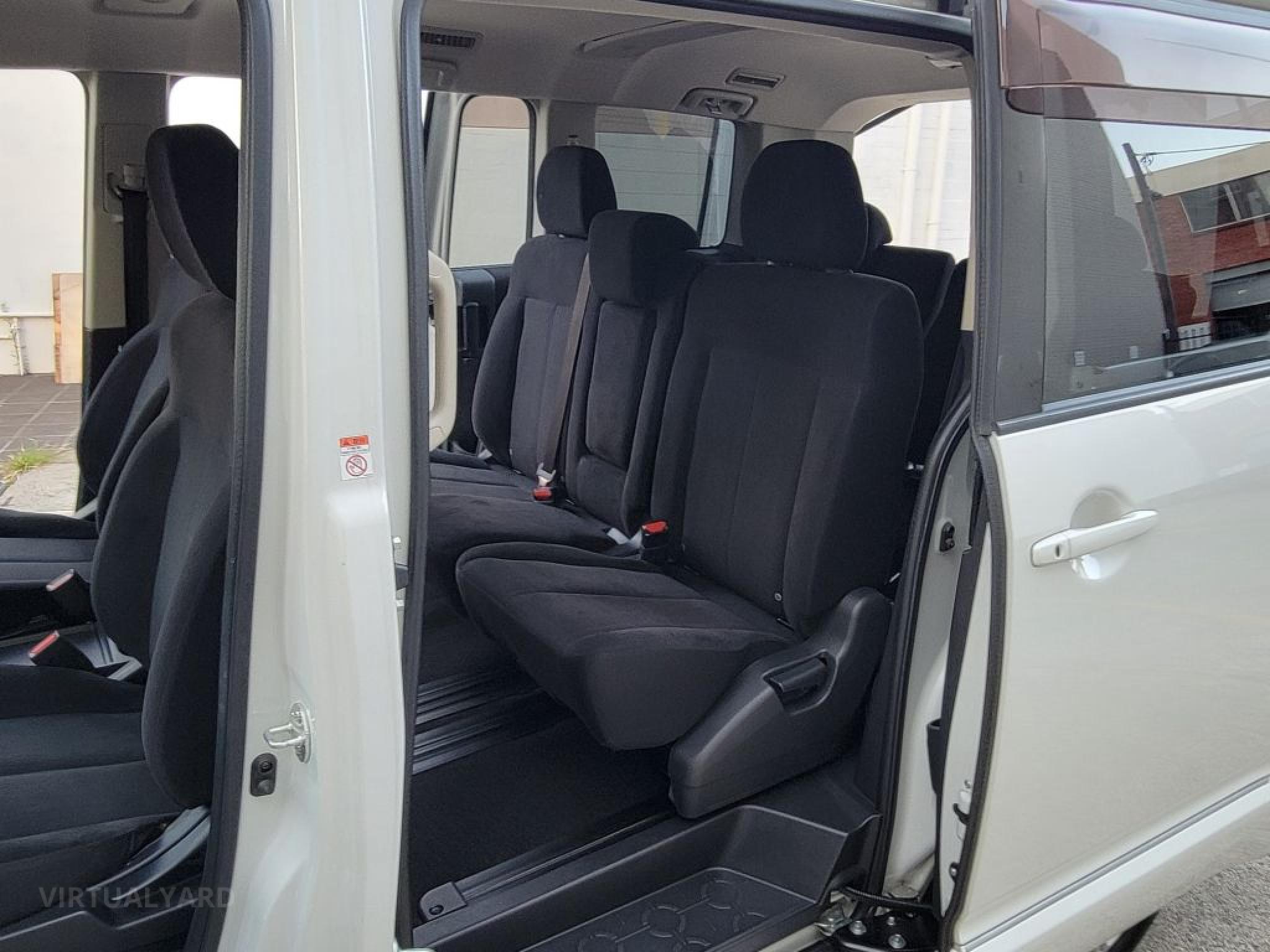 MITSUBISHI DELICA D5