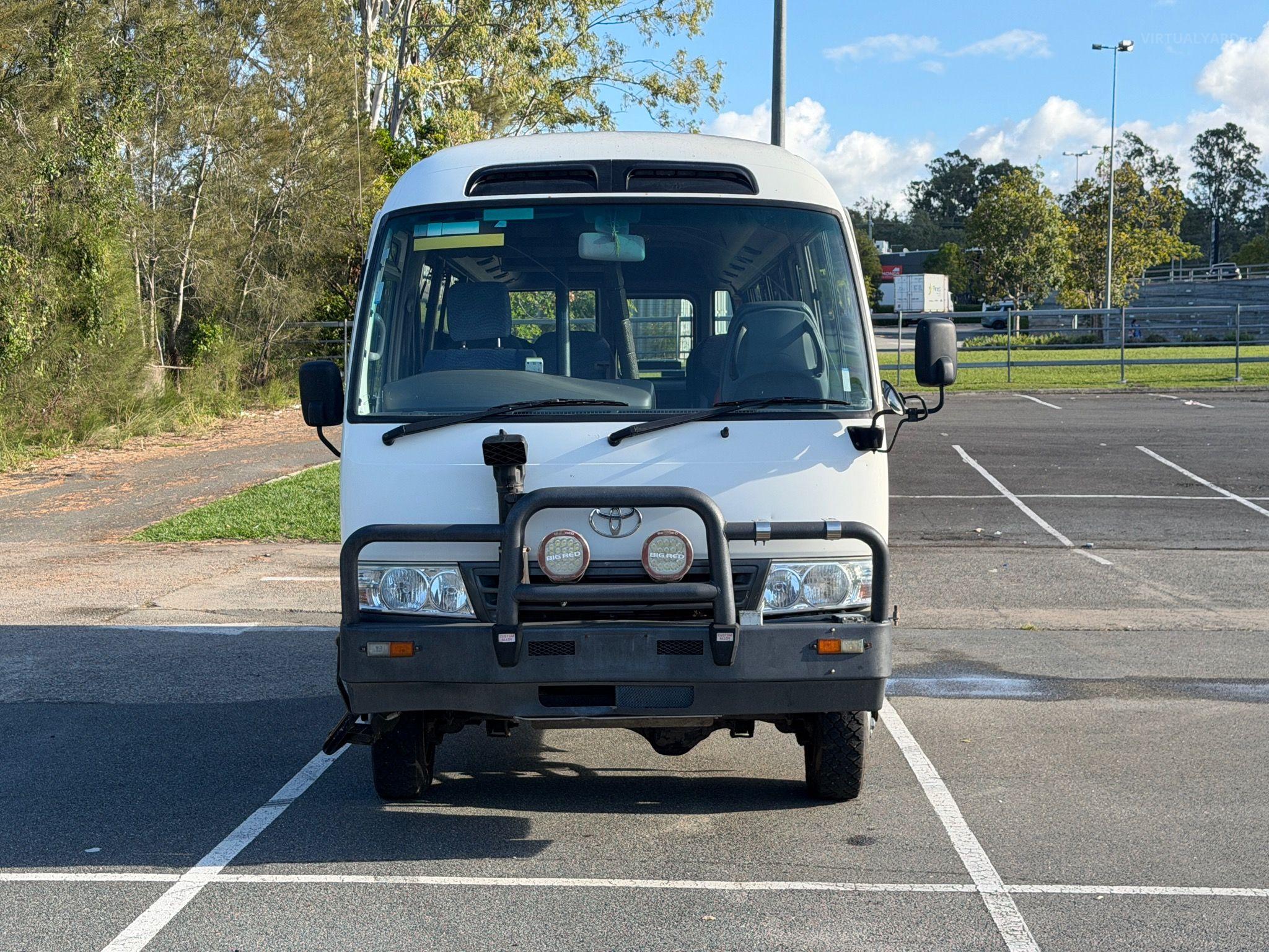 TOYOTA Coaster