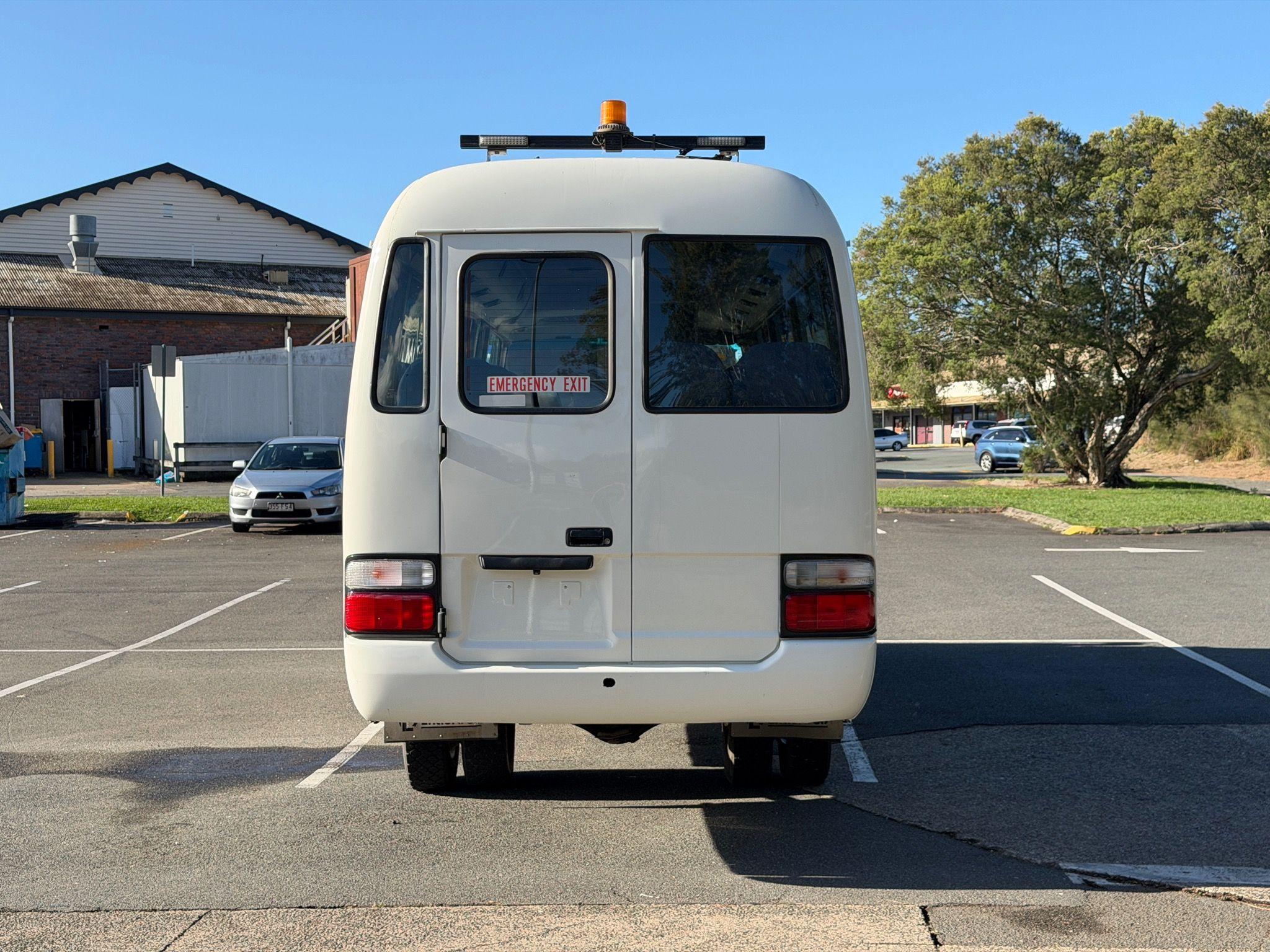TOYOTA Coaster