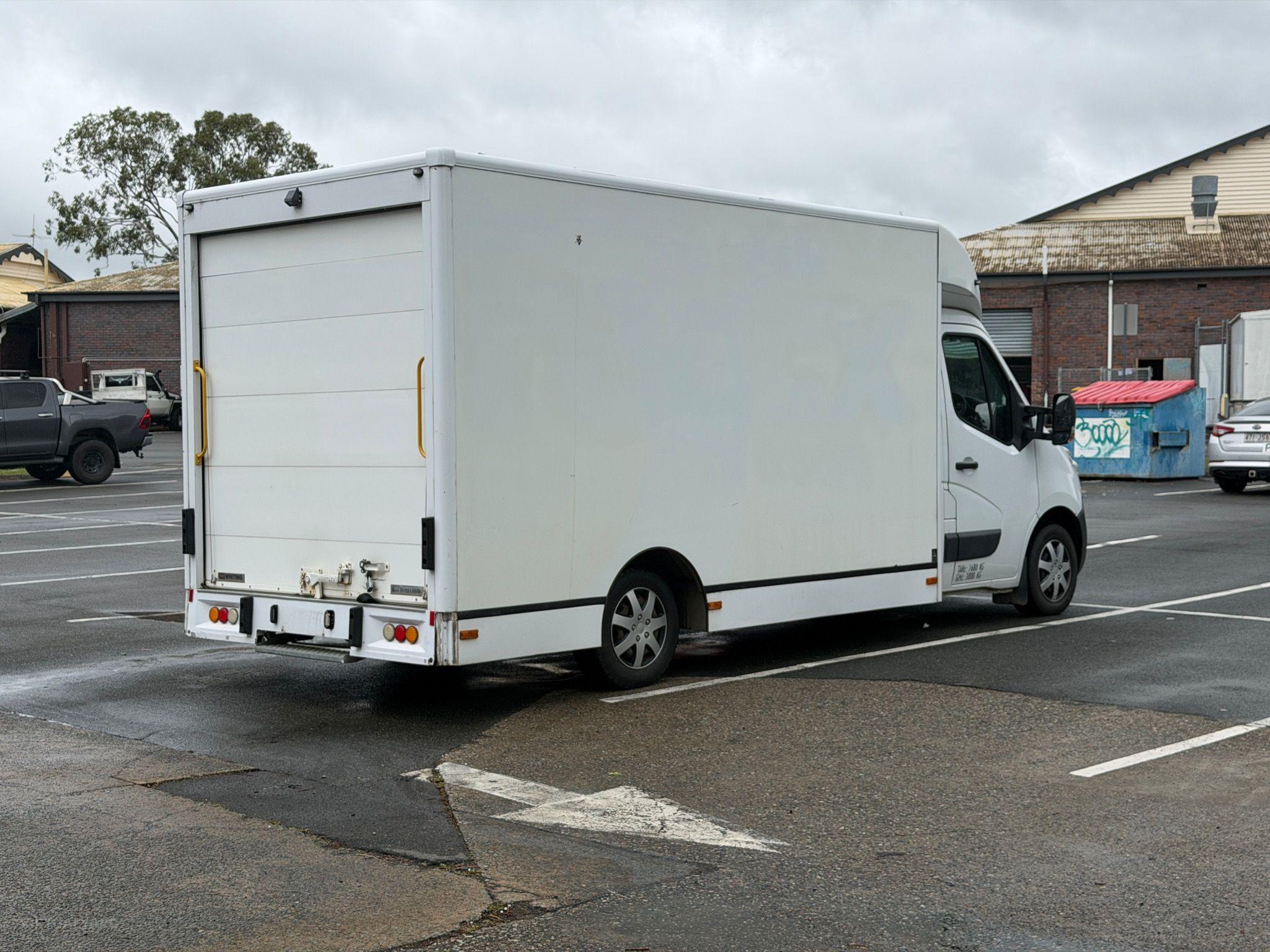 RENAULT Master