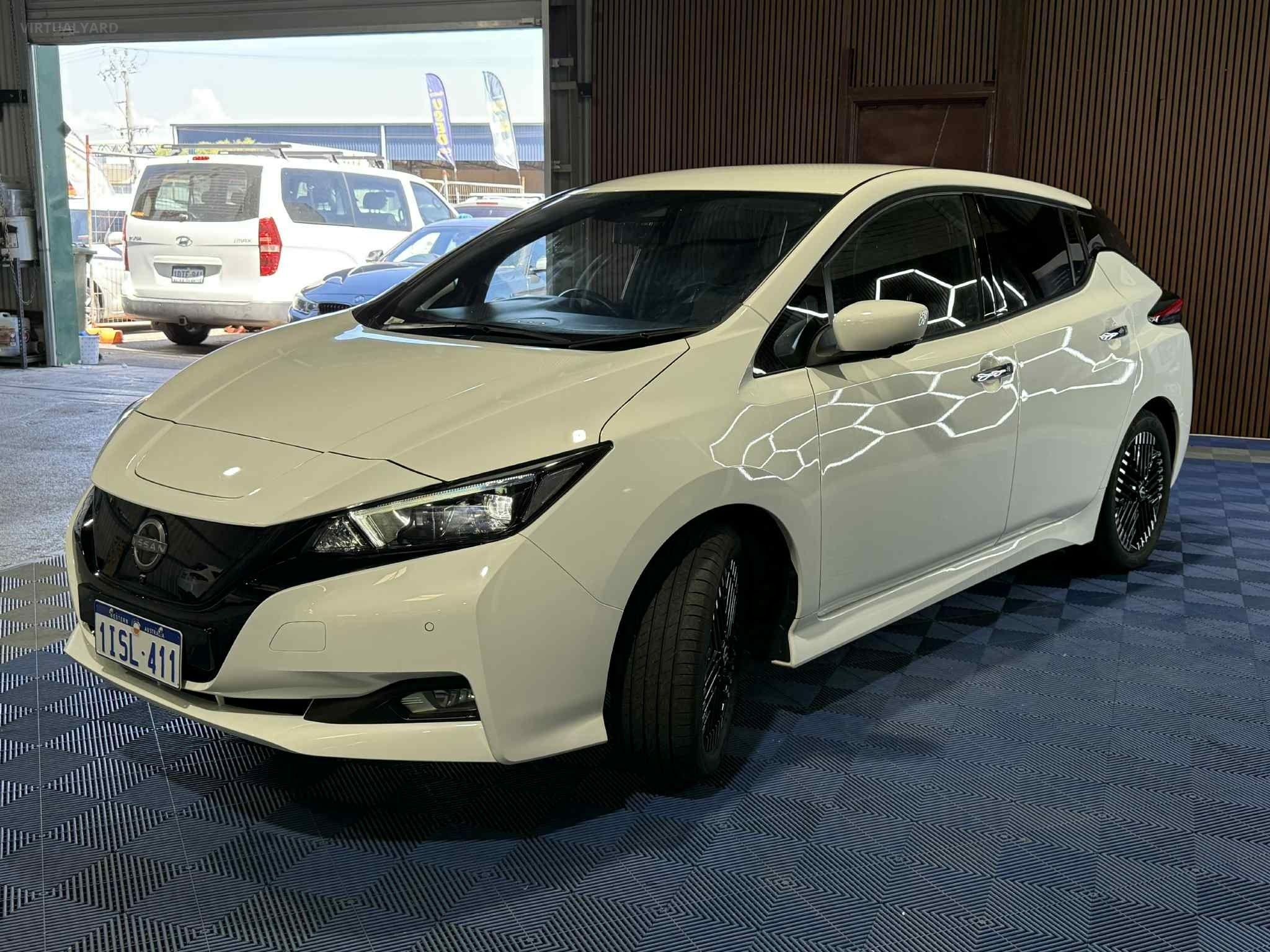 NISSAN LEAF