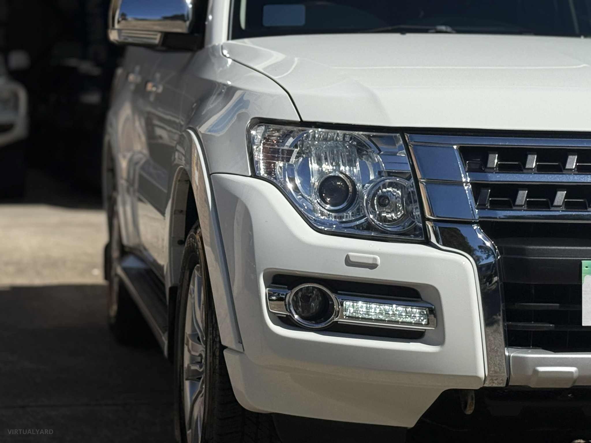 MITSUBISHI PAJERO