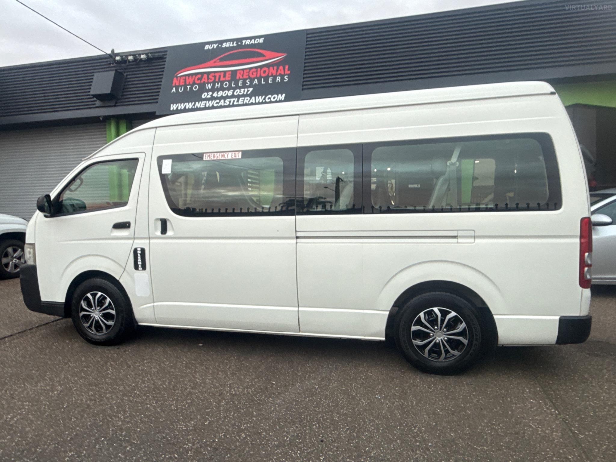 TOYOTA HIACE