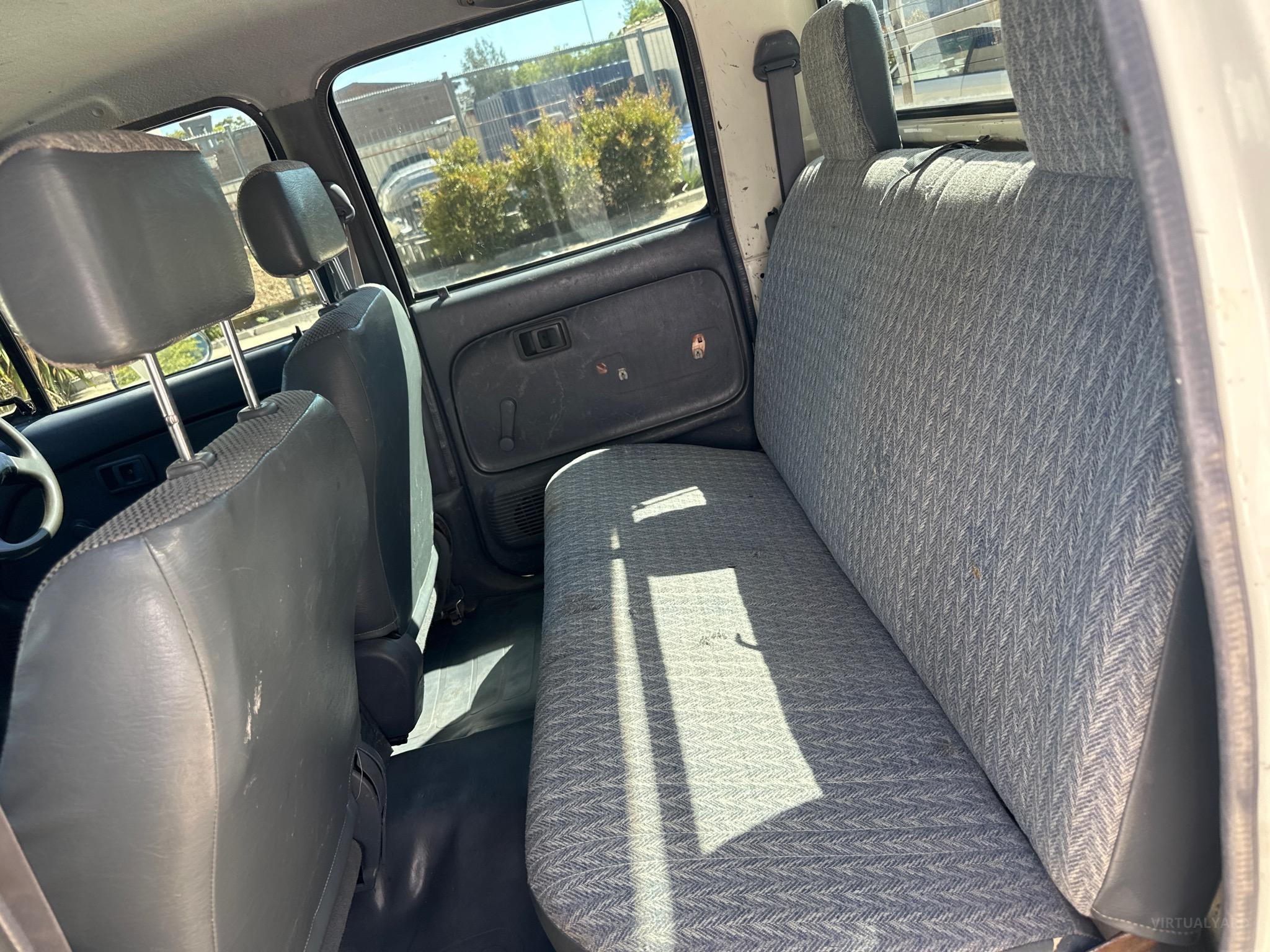 TOYOTA HILUX LN167R MY02 UTILITY DUAL CAB 4DR MAN 5SP, 4X4 1017KG 3.0DI image 10