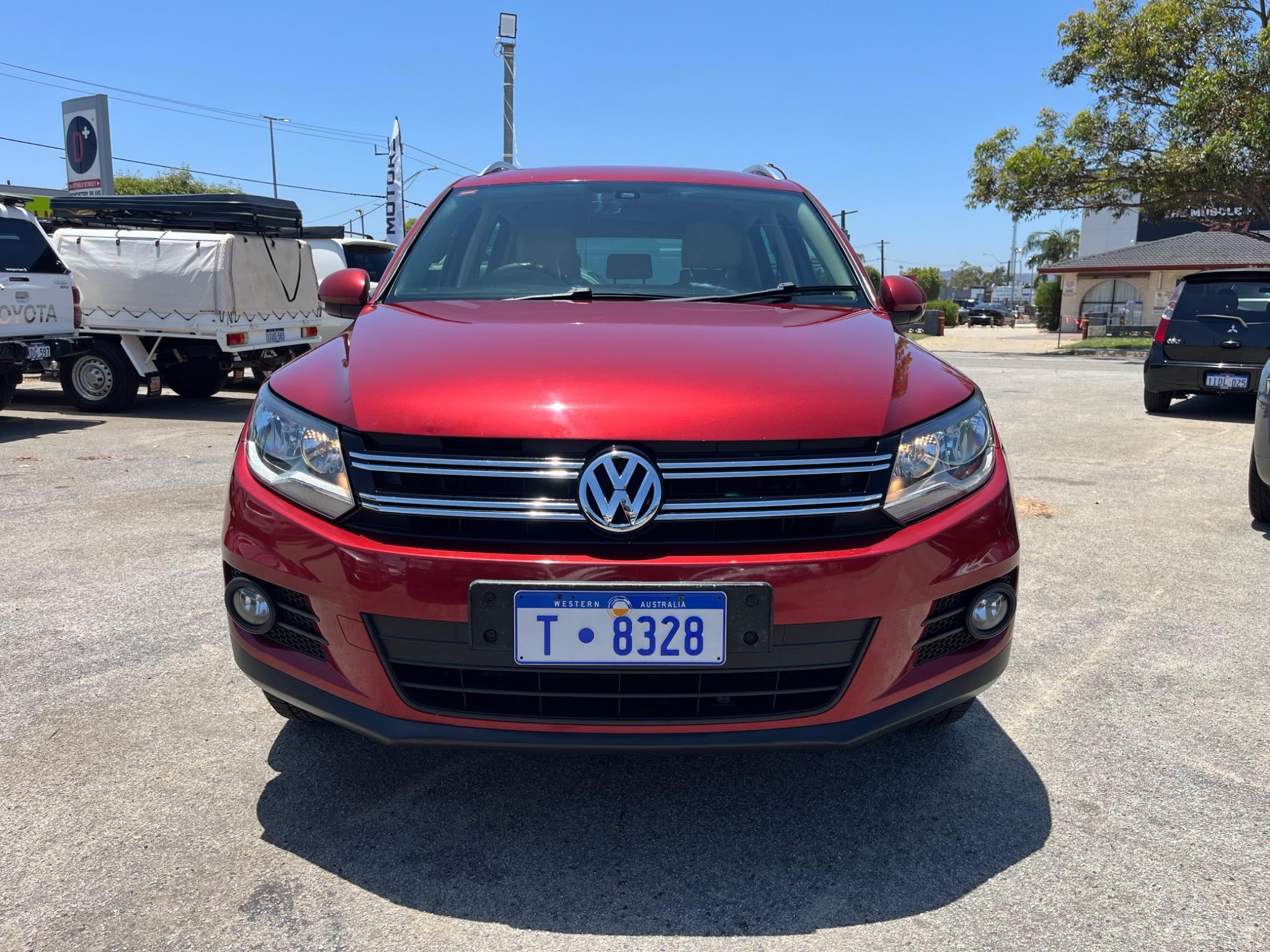 VOLKSWAGEN TIGUAN