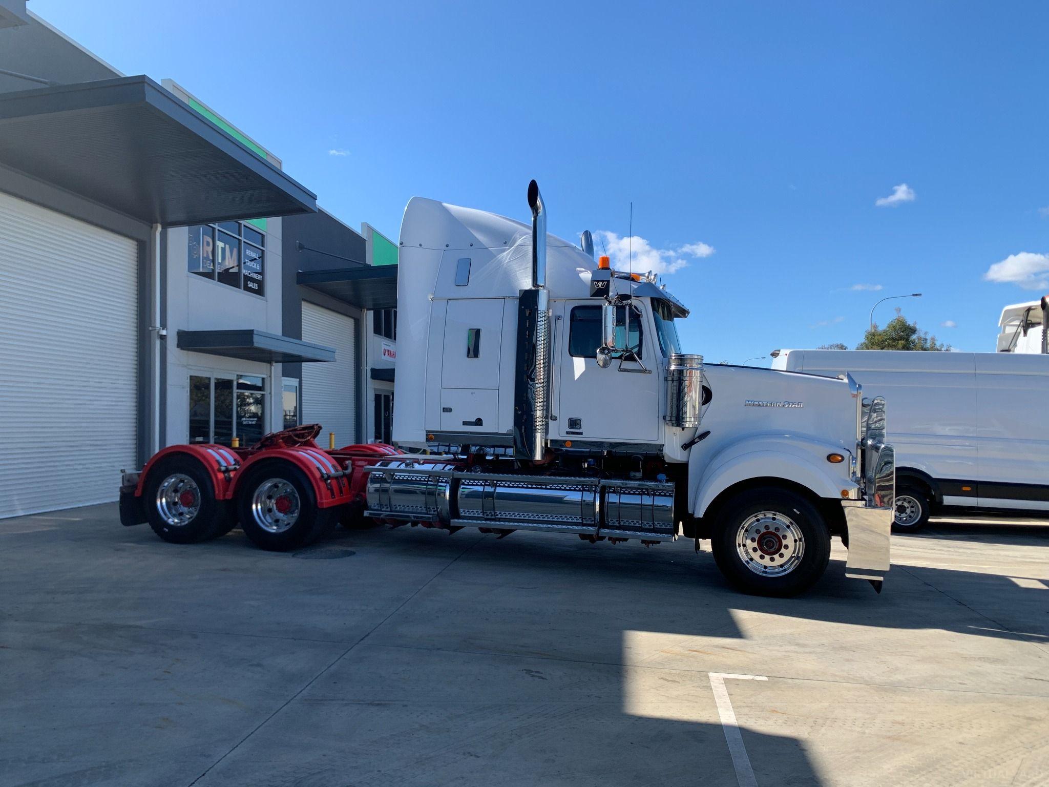 WESTERN STAR 4964FXT